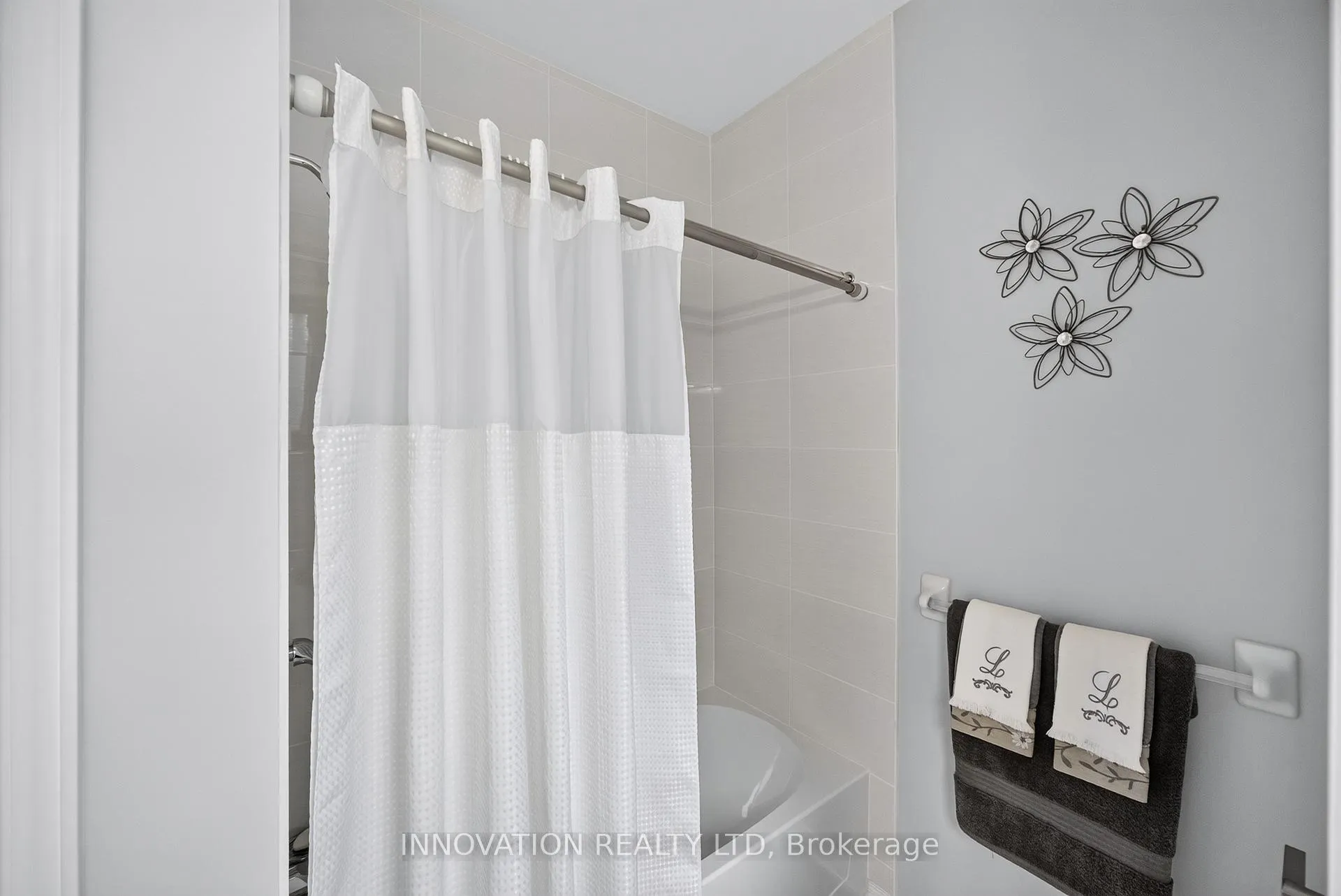Photo 10 of 249 Edey Street, Arnprior, Arnprior — HOMEH