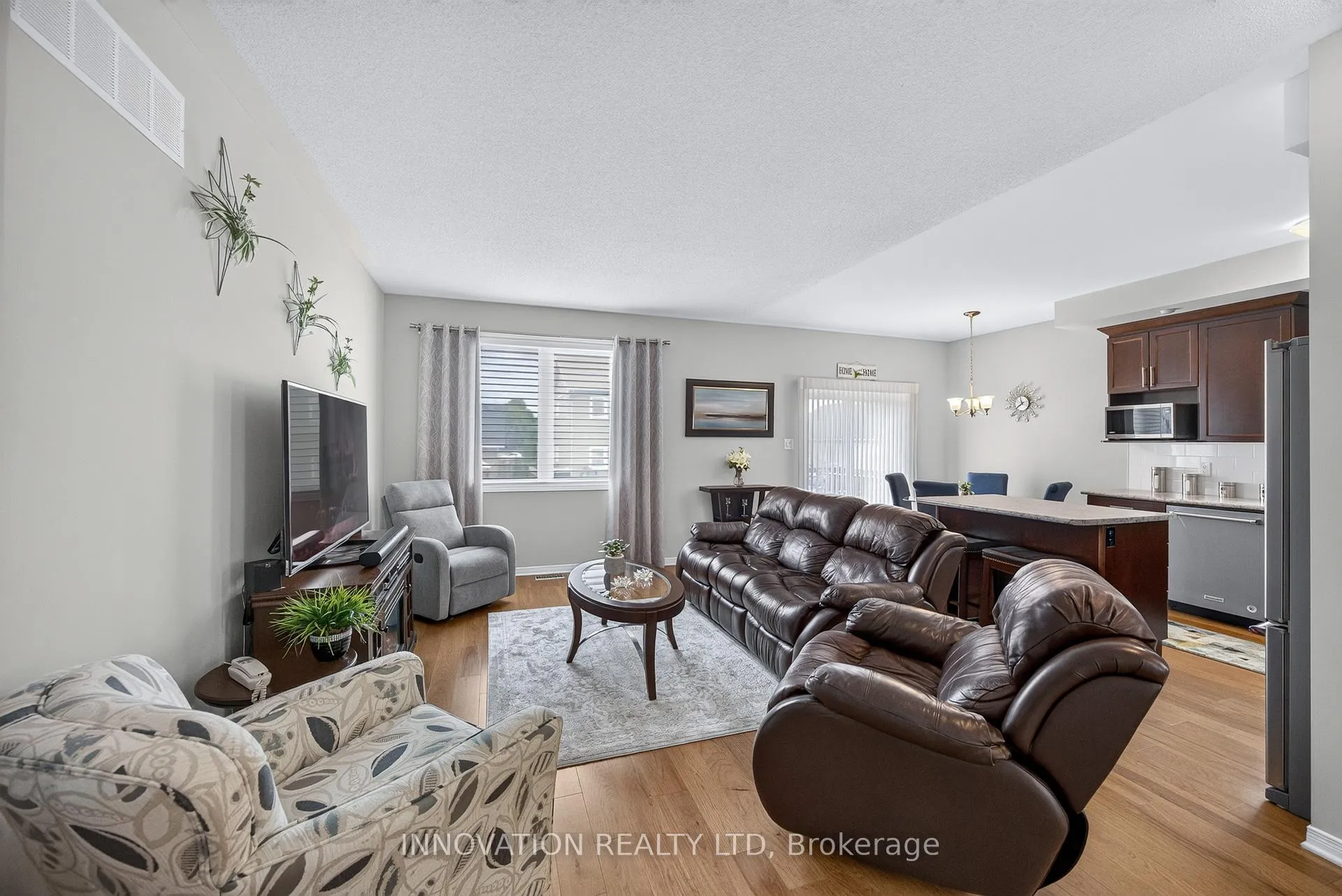 Photo 17 of 249 Edey Street, Arnprior, Arnprior — HOMEH