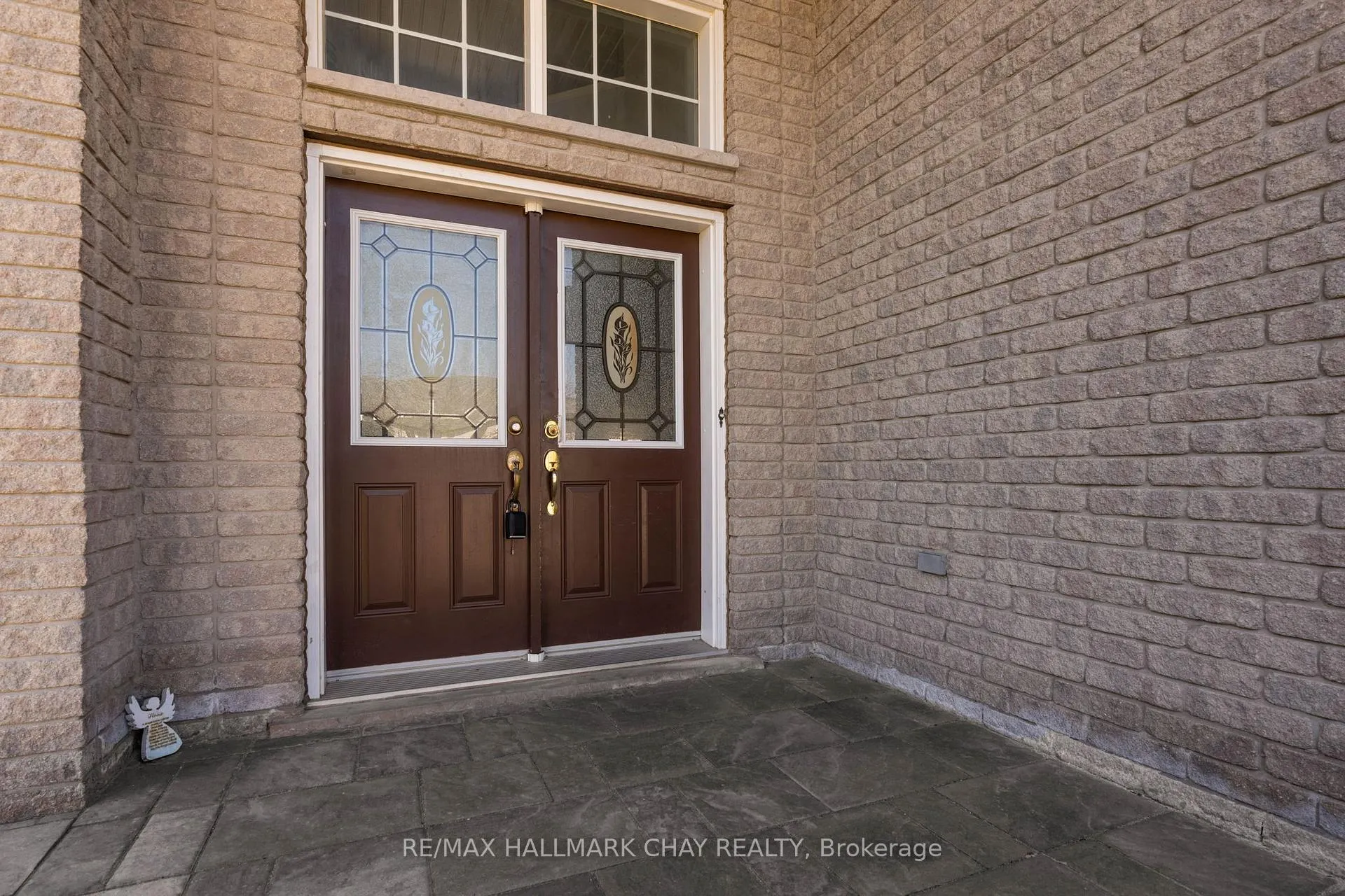 Photo 3 of 77 Sovereign's Gate, Barrie, Innis-Shore — HOMEH