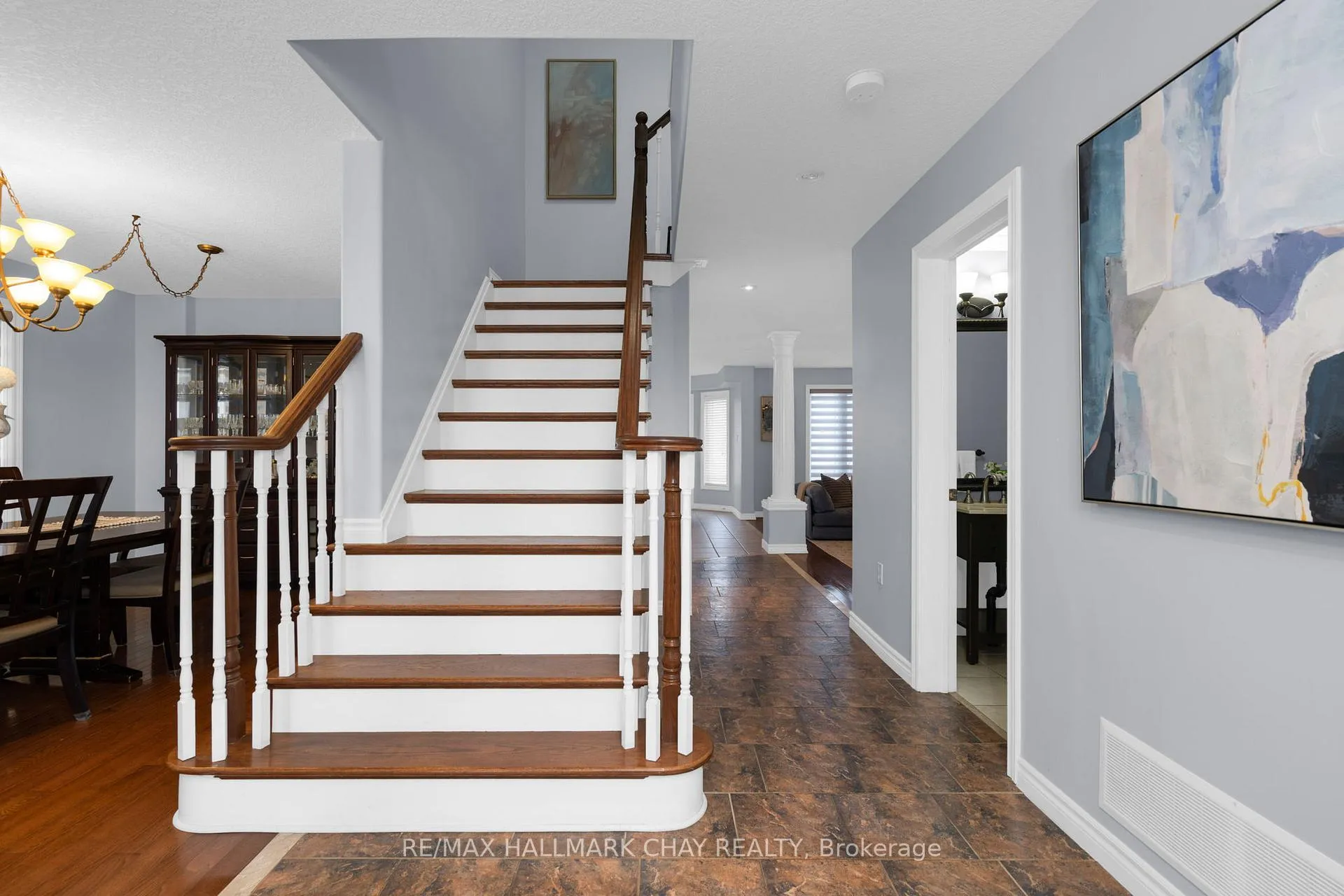 Photo 9 of 77 Sovereign's Gate, Barrie, Innis-Shore — HOMEH