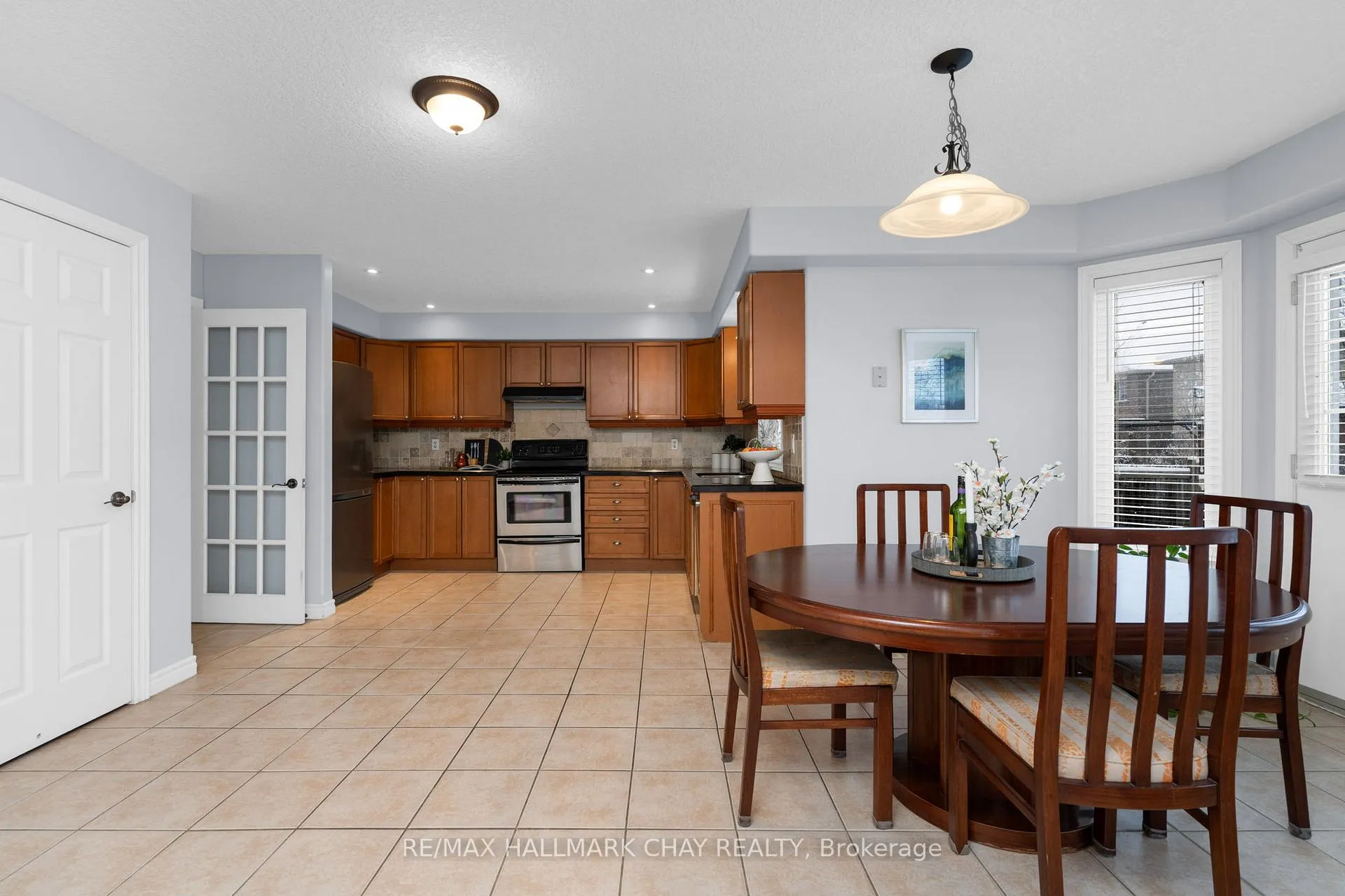 Photo 15 of 77 Sovereign's Gate, Barrie, Innis-Shore — HOMEH