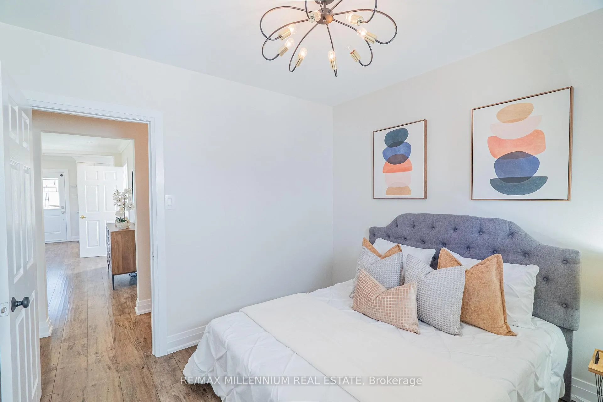 Photo 14 of 37 Campbell Drive, Brampton, Northwood Park — HOMEH