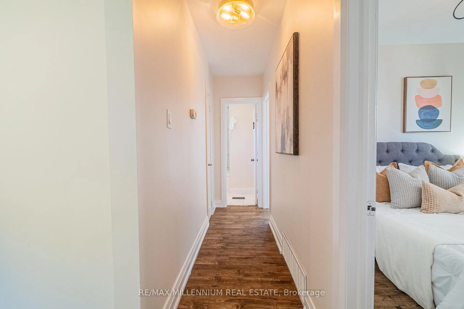 Photo 18 of 37 Campbell Drive, Brampton, Northwood Park — HOMEH