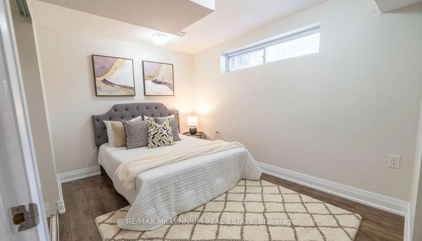 Photo 24 of 37 Campbell Drive, Brampton, Northwood Park — HOMEH