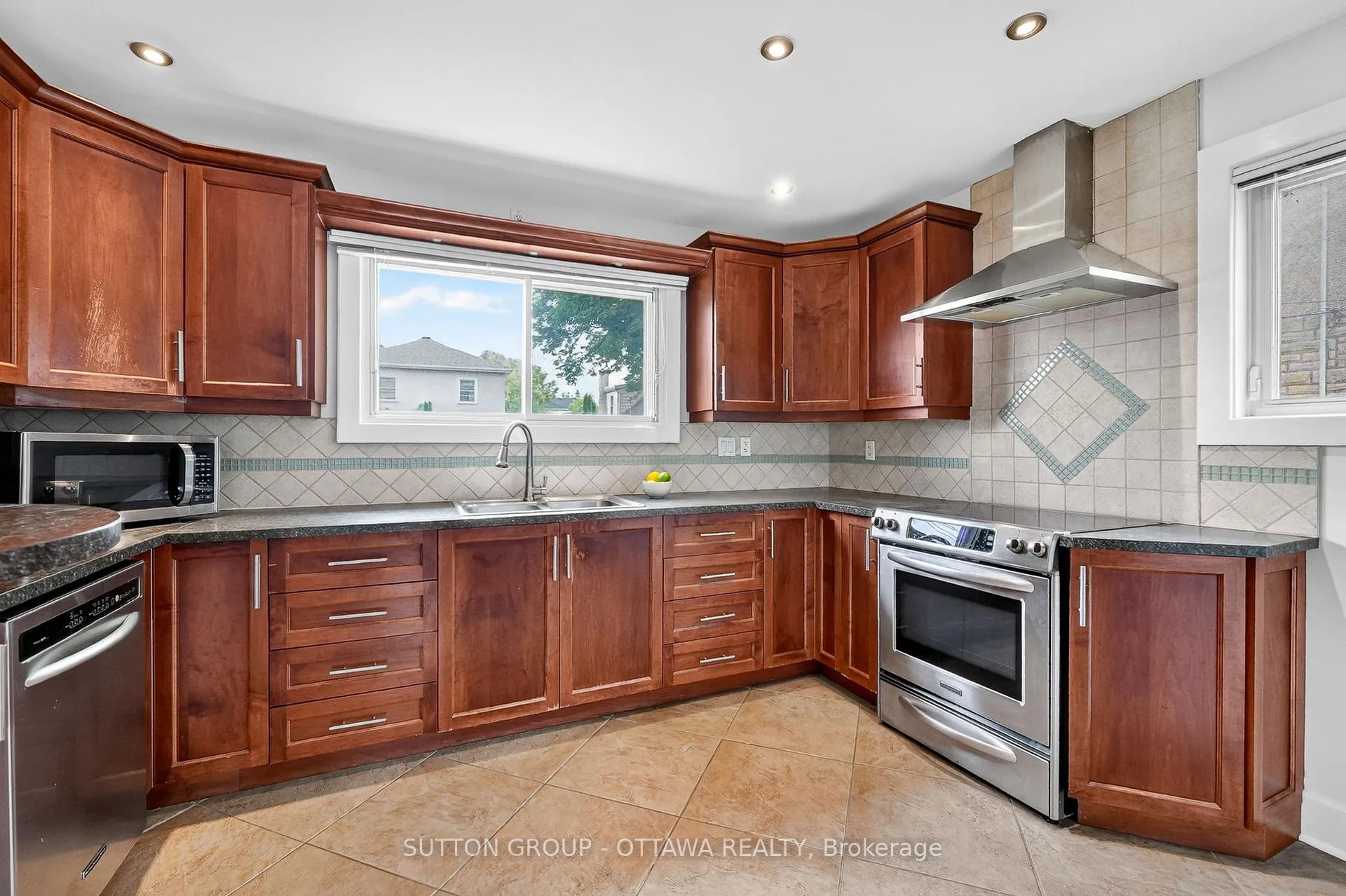 Photo 8 of 93 Ontario Street, Ottawa, Overbrook — HOMEH