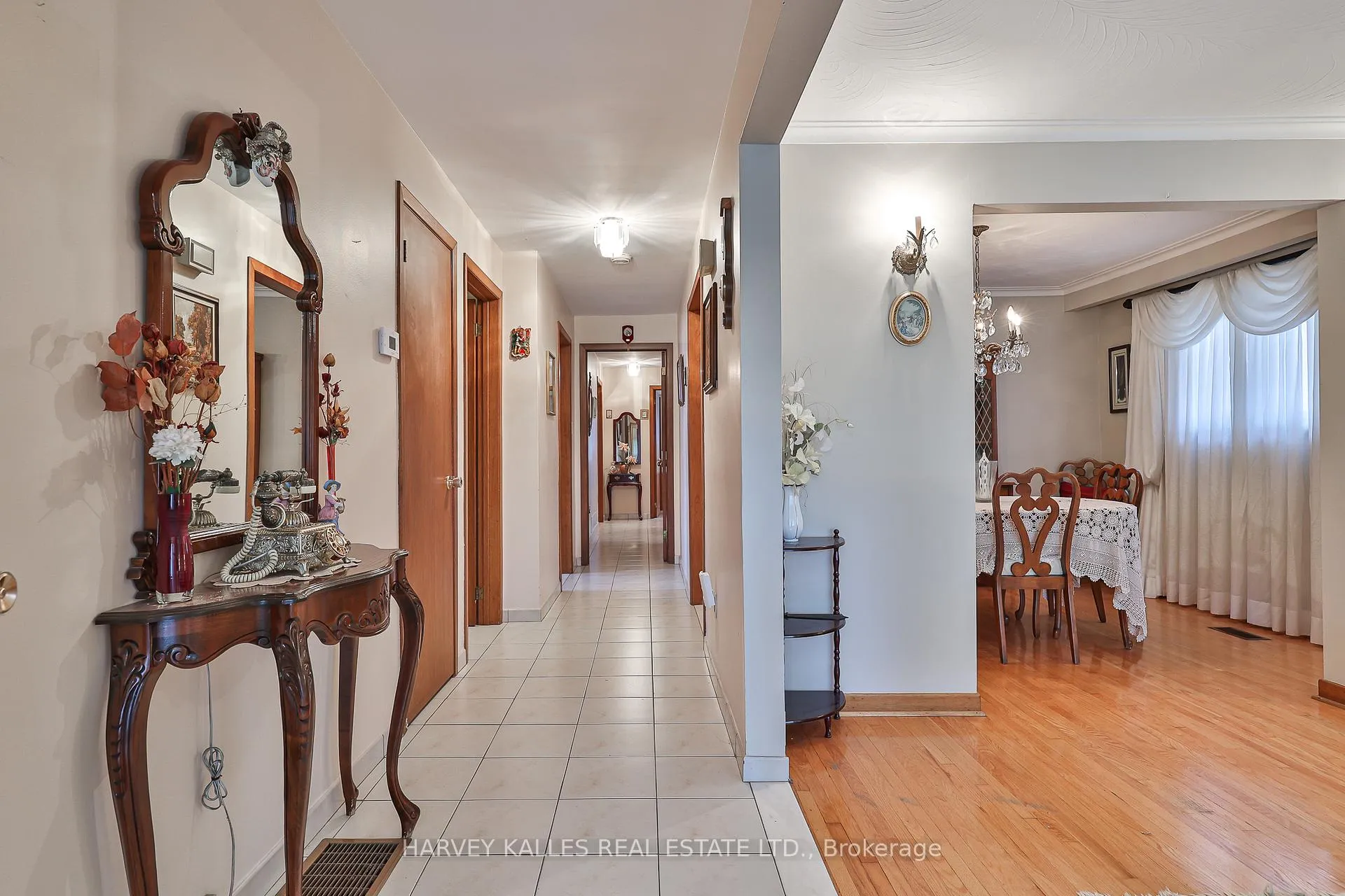 Photo 4 of 16 Jocada Road, North York, Maple Leaf — HOMEH