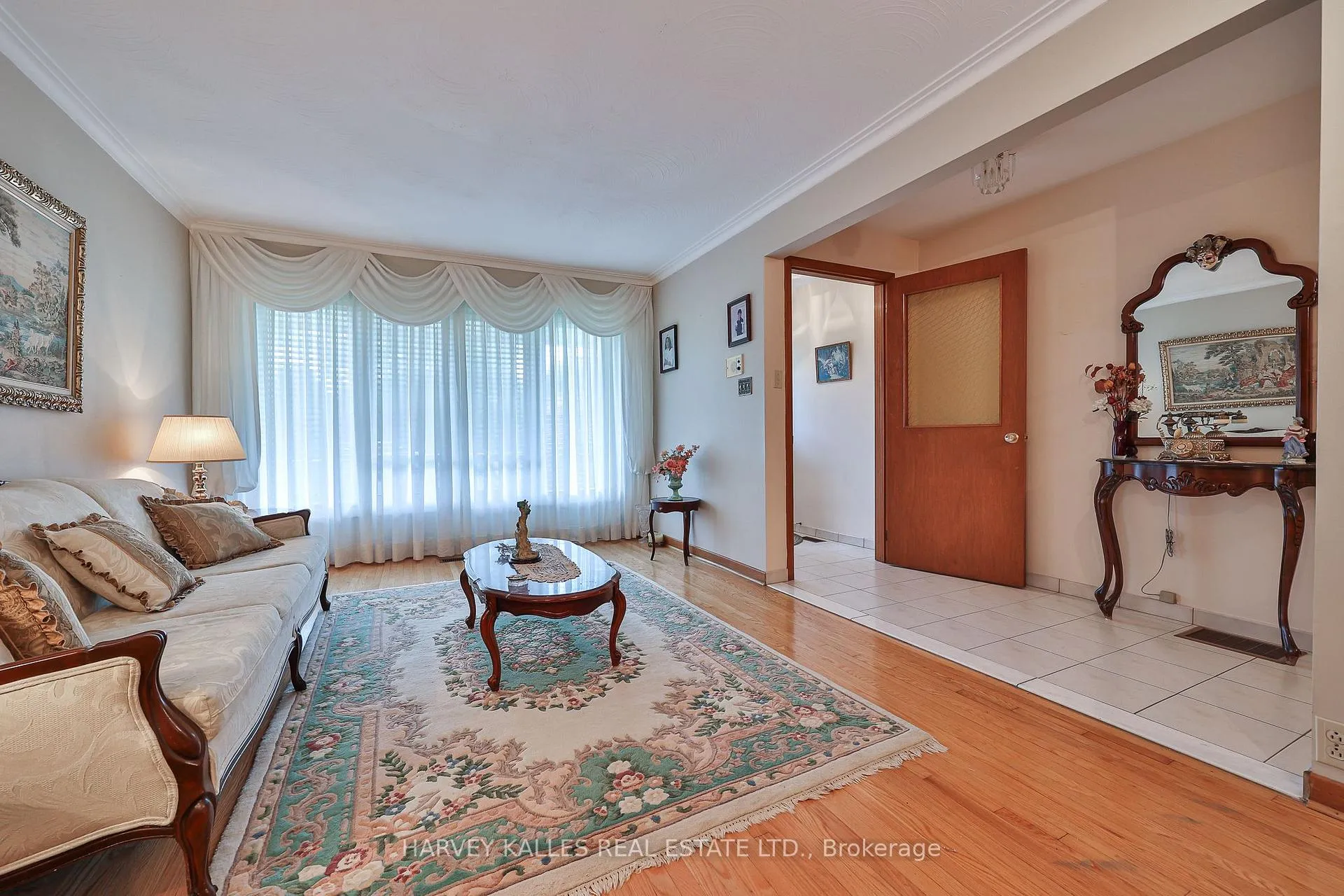 Photo 7 of 16 Jocada Road, North York, Maple Leaf — HOMEH