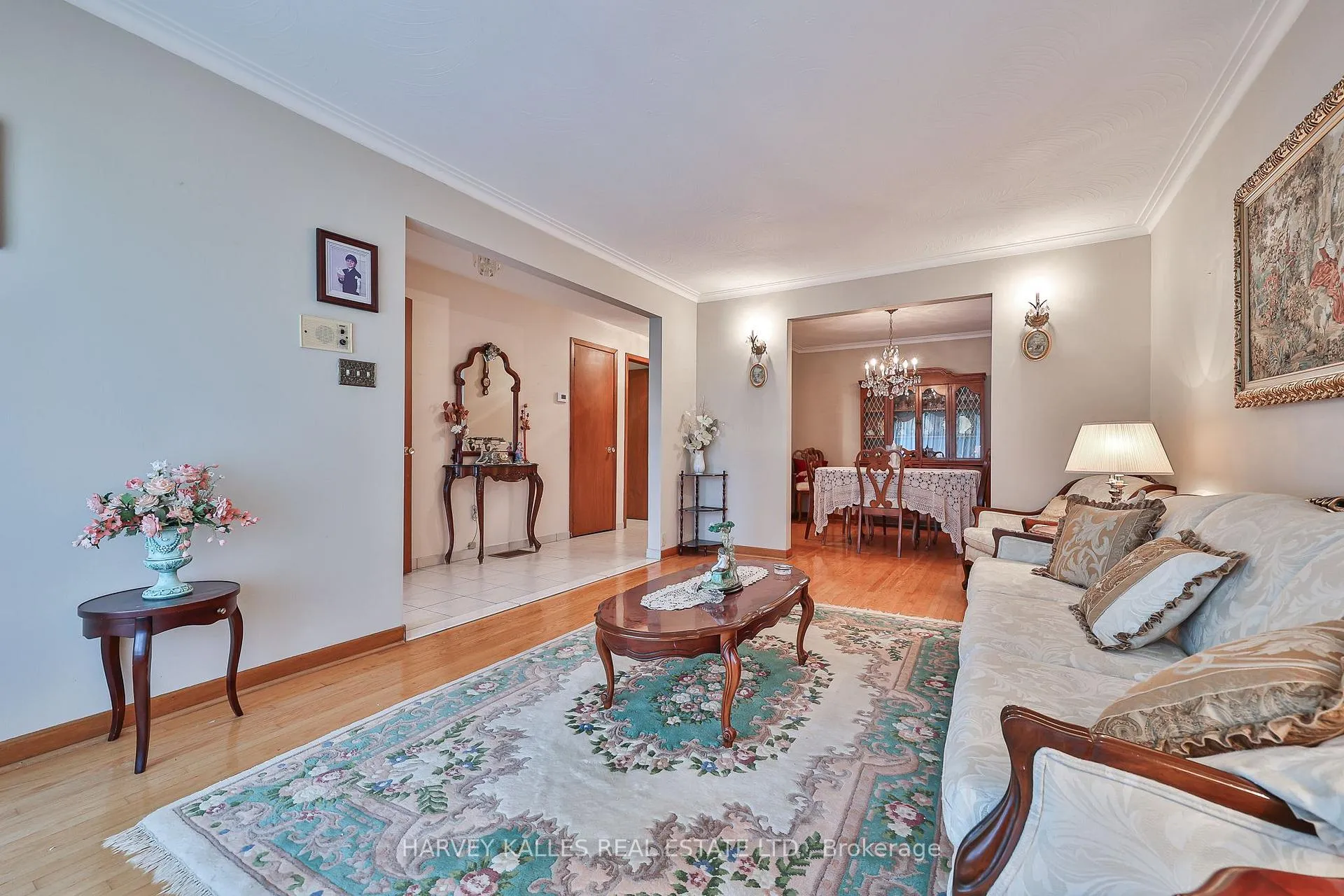 Photo 8 of 16 Jocada Road, North York, Maple Leaf — HOMEH