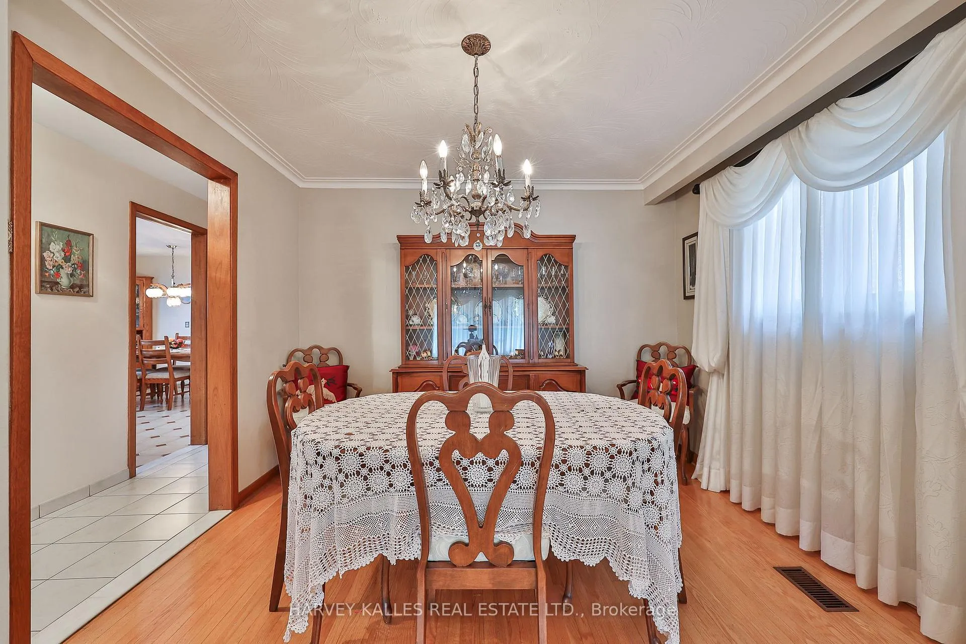 Photo 10 of 16 Jocada Road, North York, Maple Leaf — HOMEH
