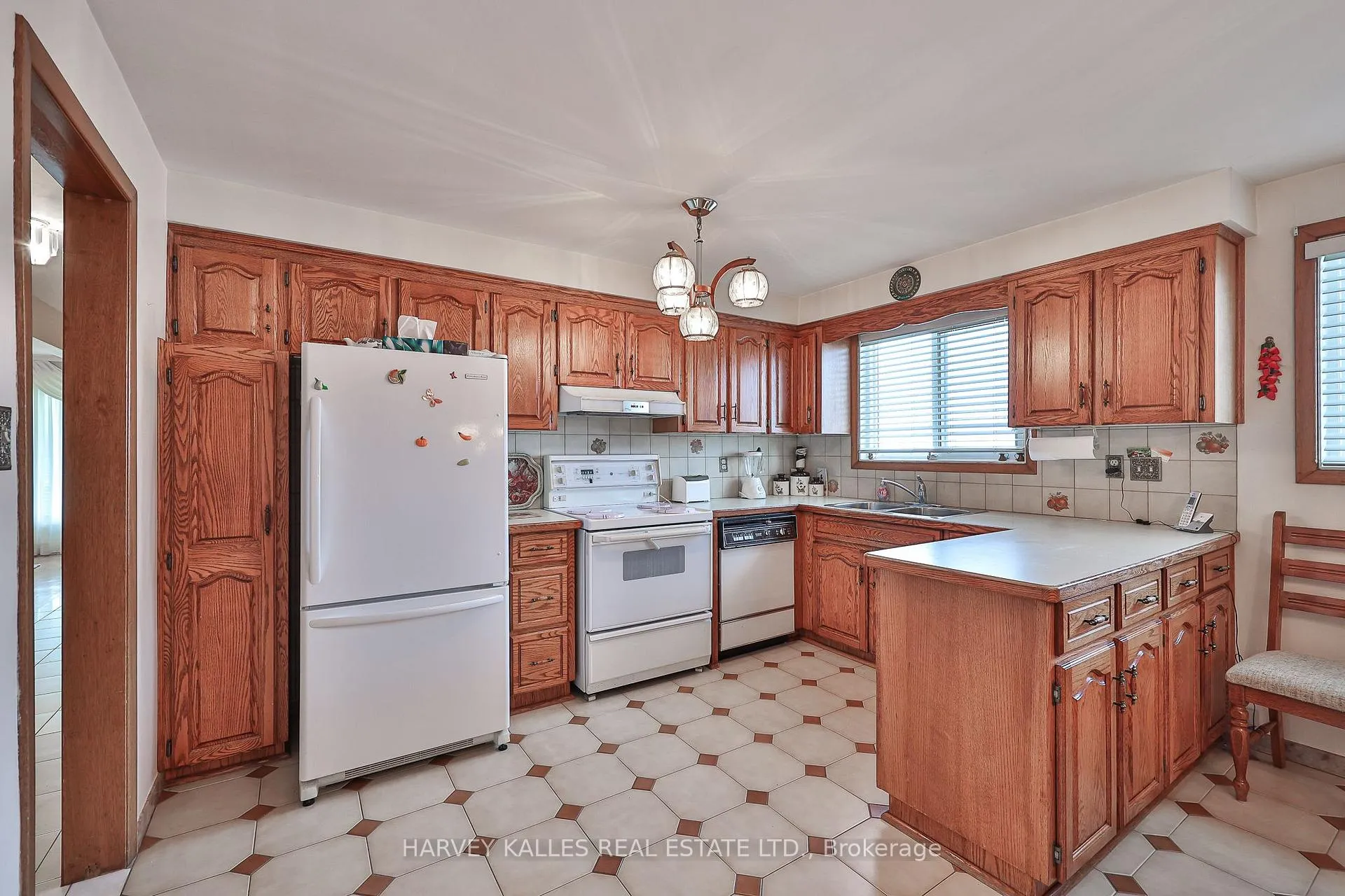 Photo 14 of 16 Jocada Road, North York, Maple Leaf — HOMEH