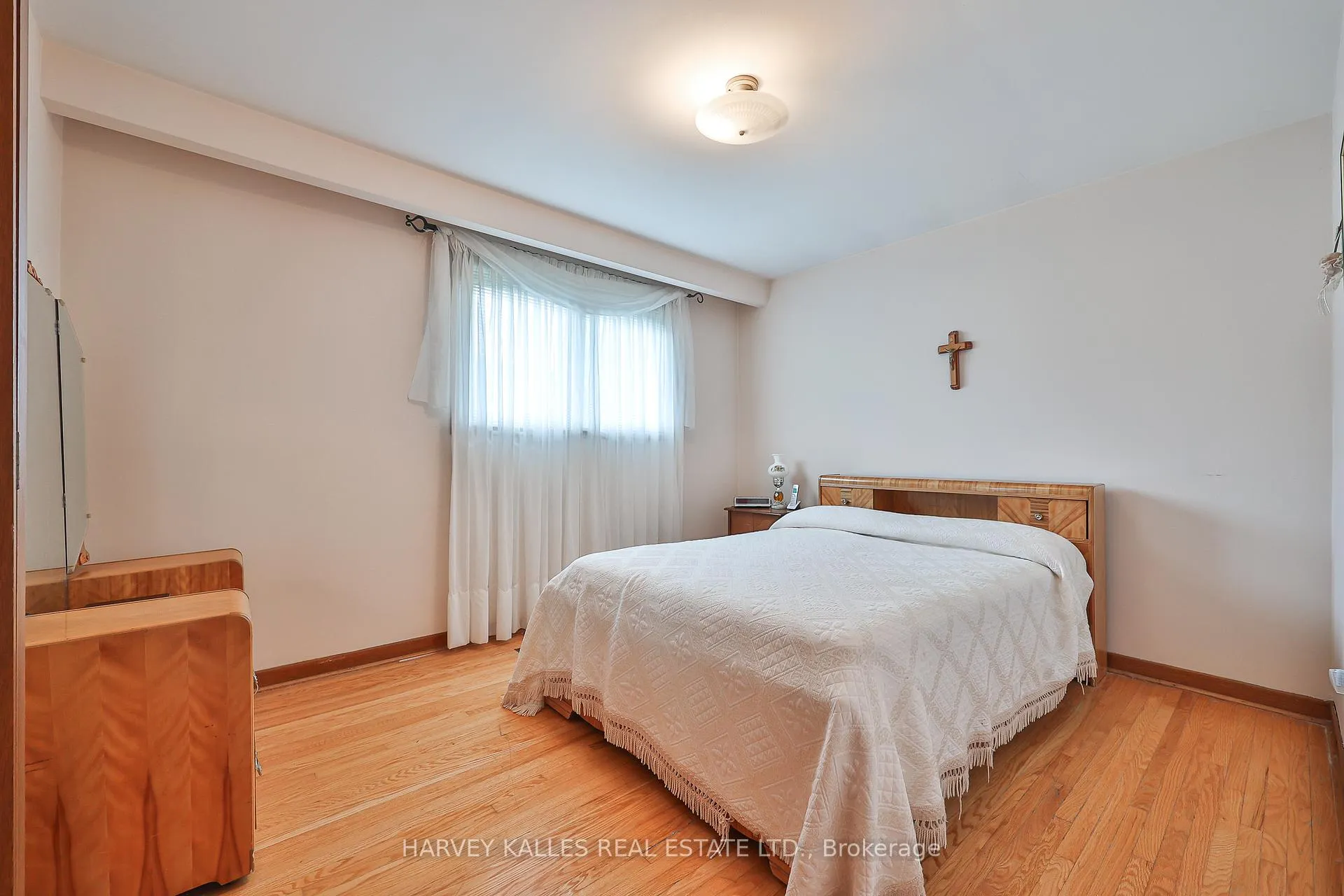 Photo 19 of 16 Jocada Road, North York, Maple Leaf — HOMEH
