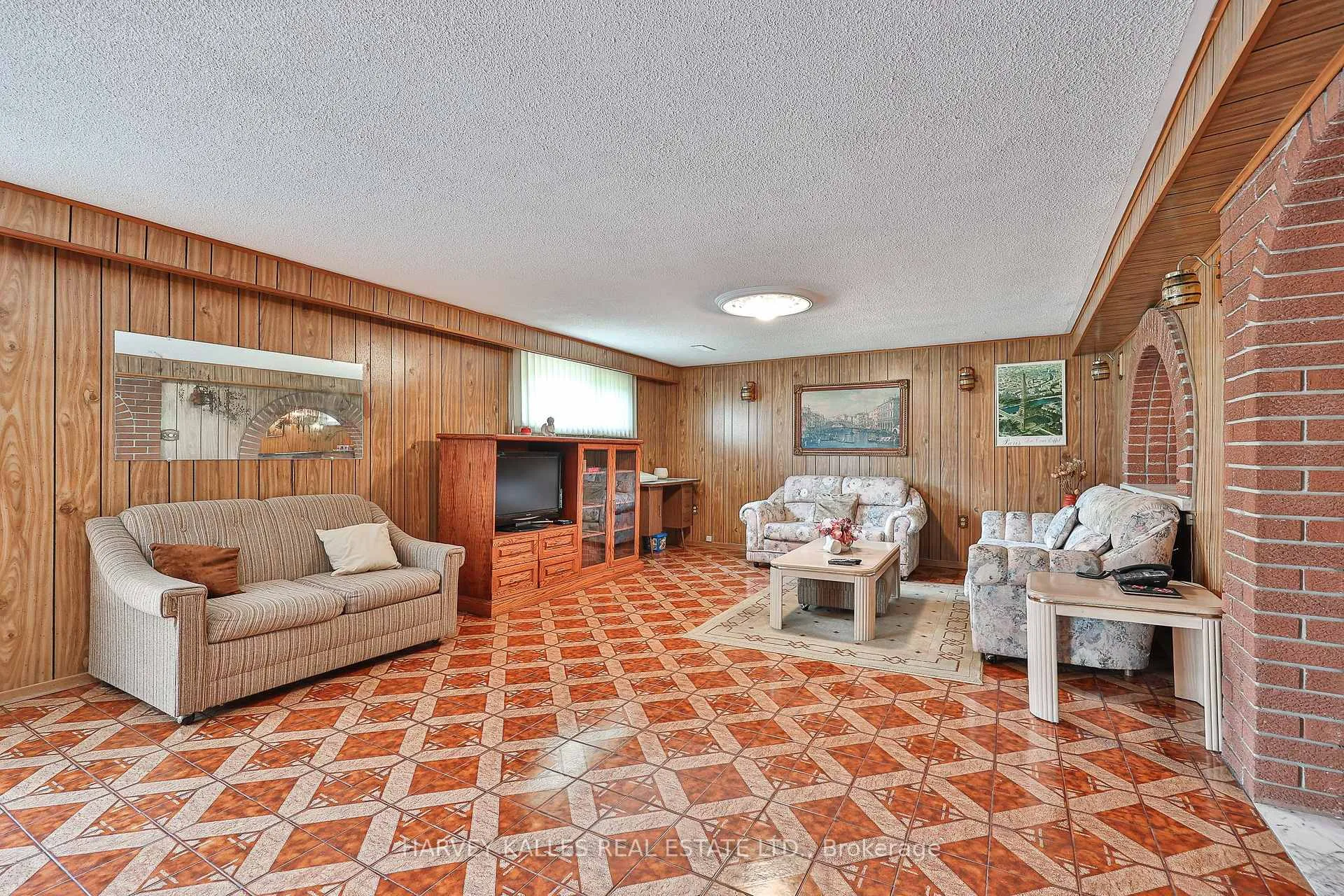 Photo 26 of 16 Jocada Road, North York, Maple Leaf — HOMEH