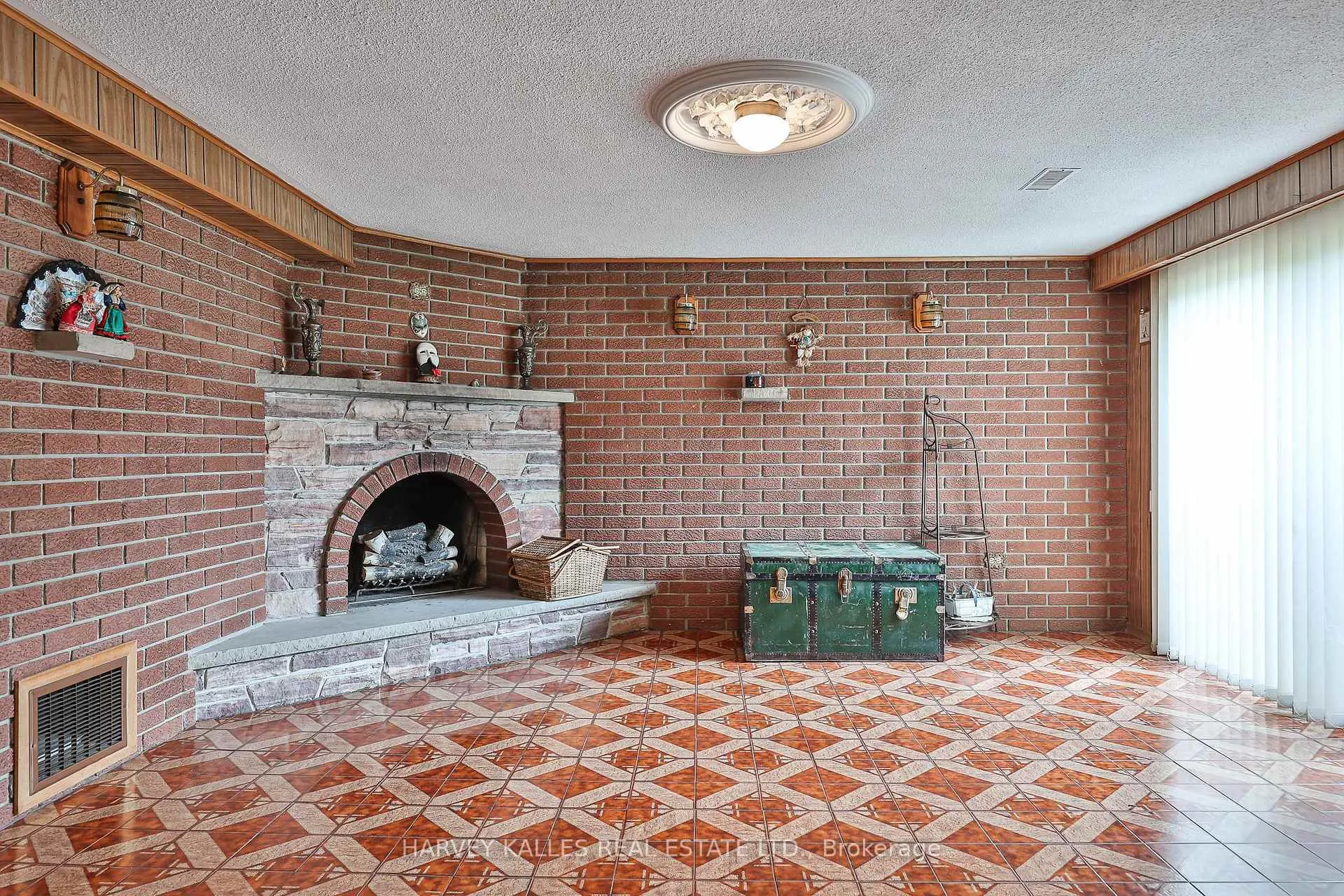 Photo 28 of 16 Jocada Road, North York, Maple Leaf — HOMEH