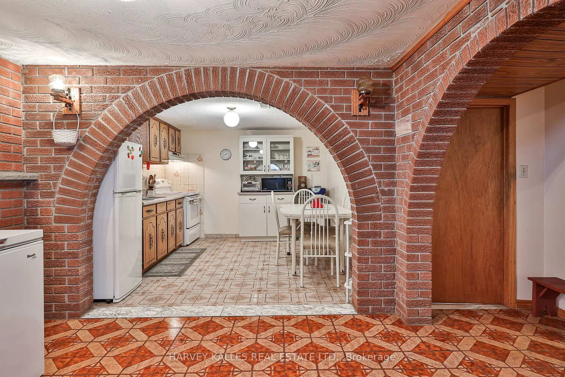 Photo 31 of 16 Jocada Road, North York, Maple Leaf — HOMEH