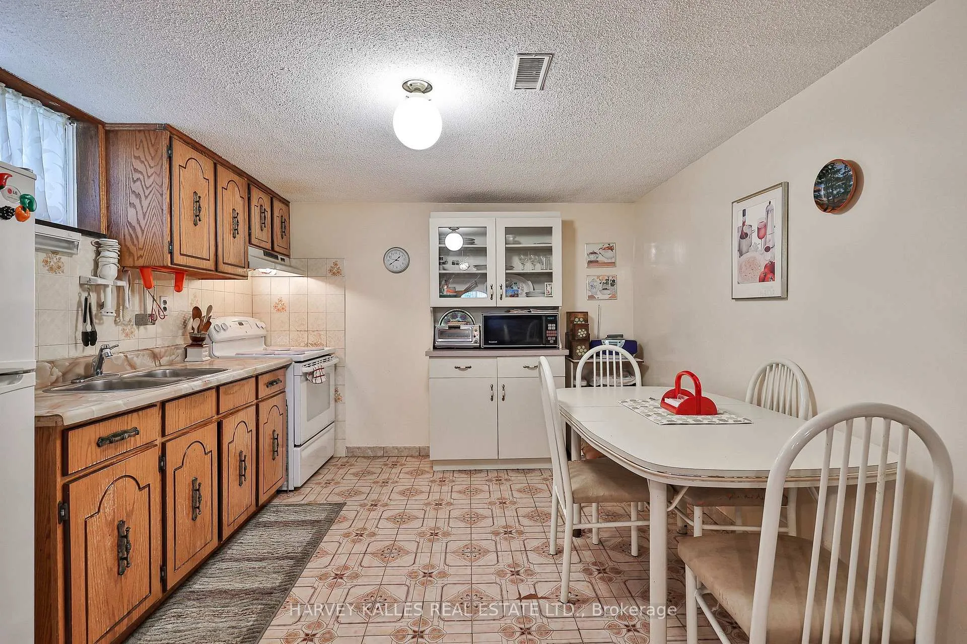 Photo 32 of 16 Jocada Road, North York, Maple Leaf — HOMEH