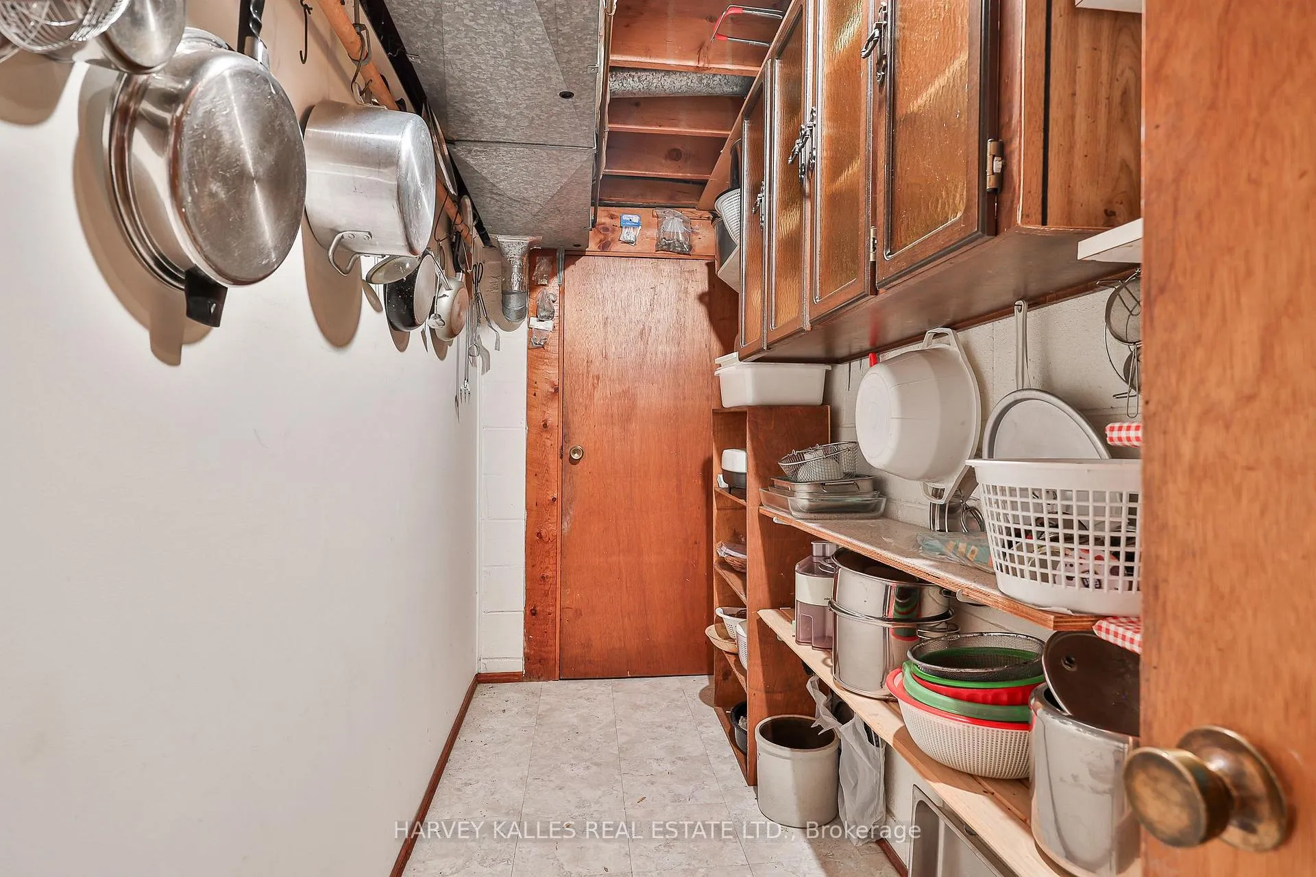 Photo 37 of 16 Jocada Road, North York, Maple Leaf — HOMEH