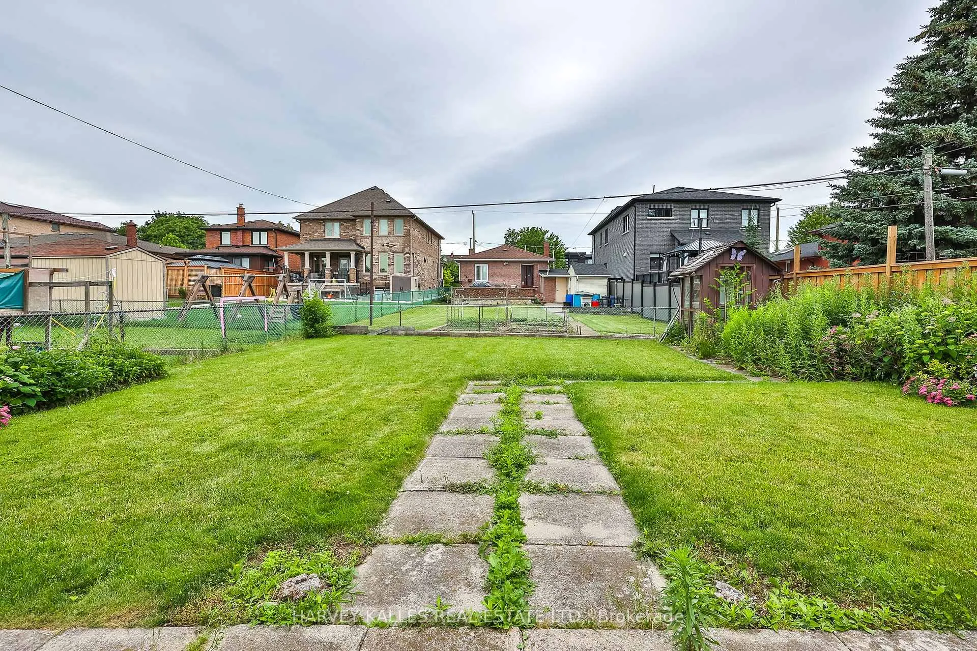 Photo 42 of 16 Jocada Road, North York, Maple Leaf — HOMEH