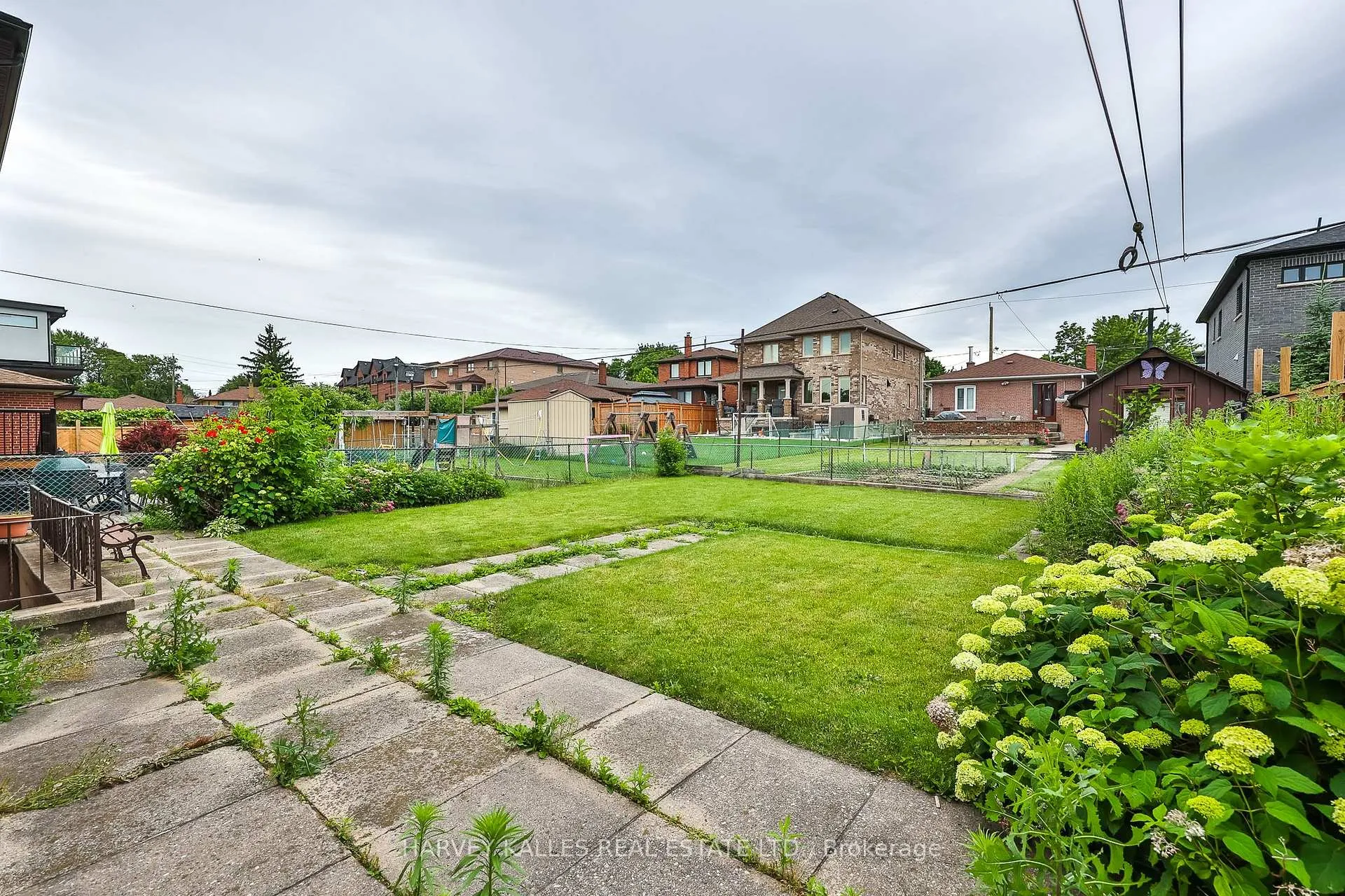 Photo 43 of 16 Jocada Road, North York, Maple Leaf — HOMEH