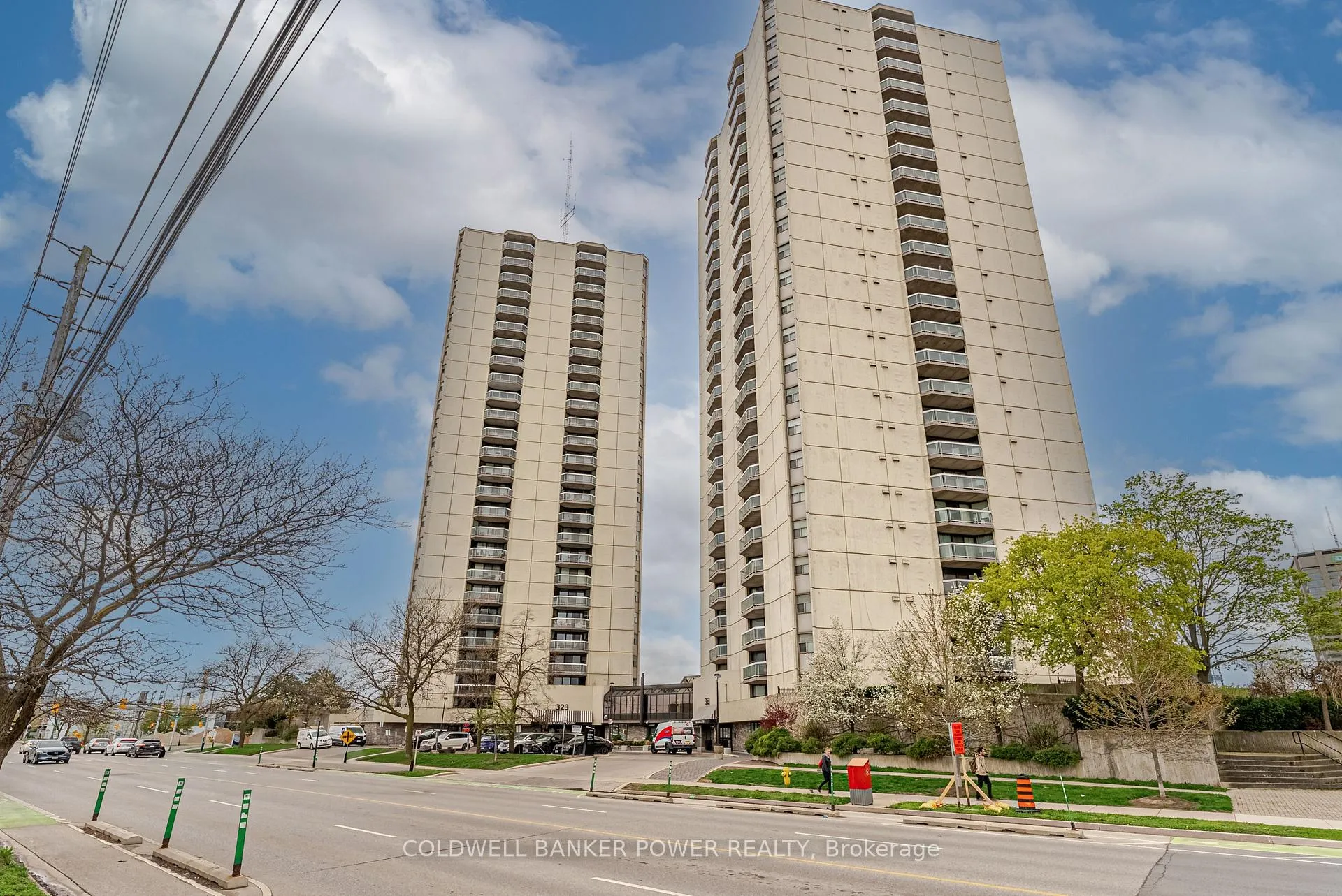 Front of Unit 1604, 323 Colborne Street