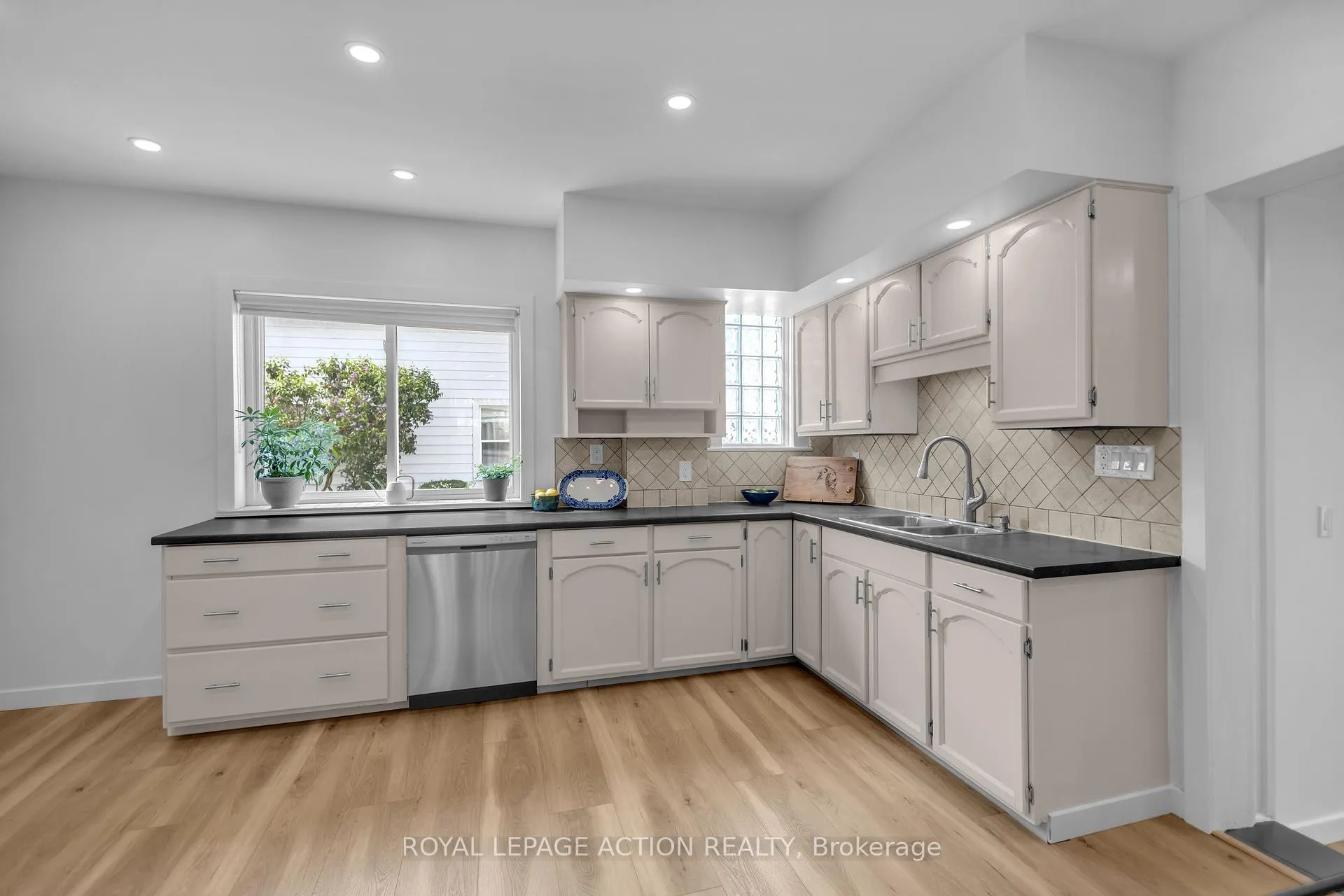 Photo 9 of 1 Alexander Street, Brant, Burford — HOMEH