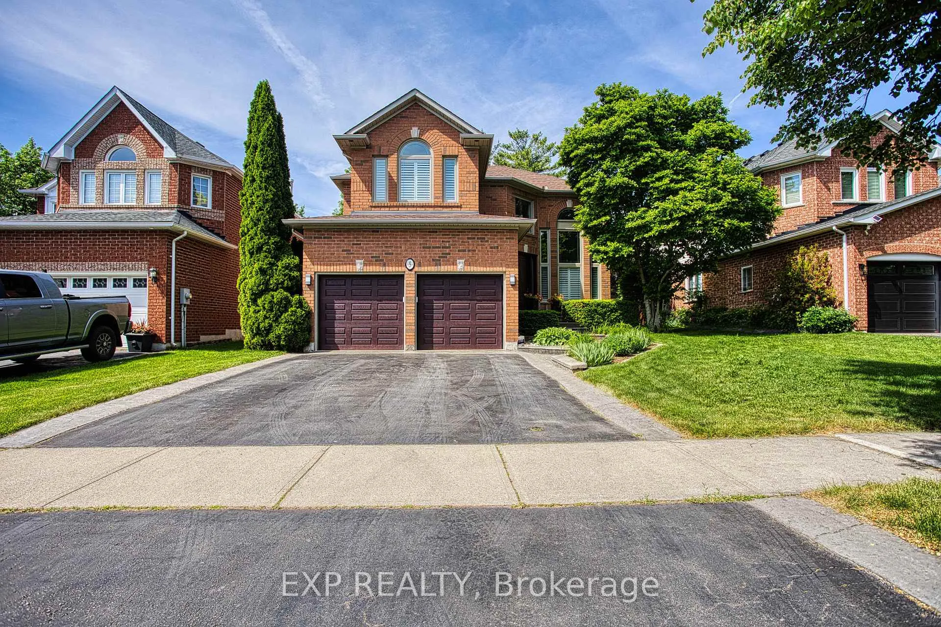 Photo 1 of 5 Shetland Drive, Hamilton, Waterdown — HOMEH