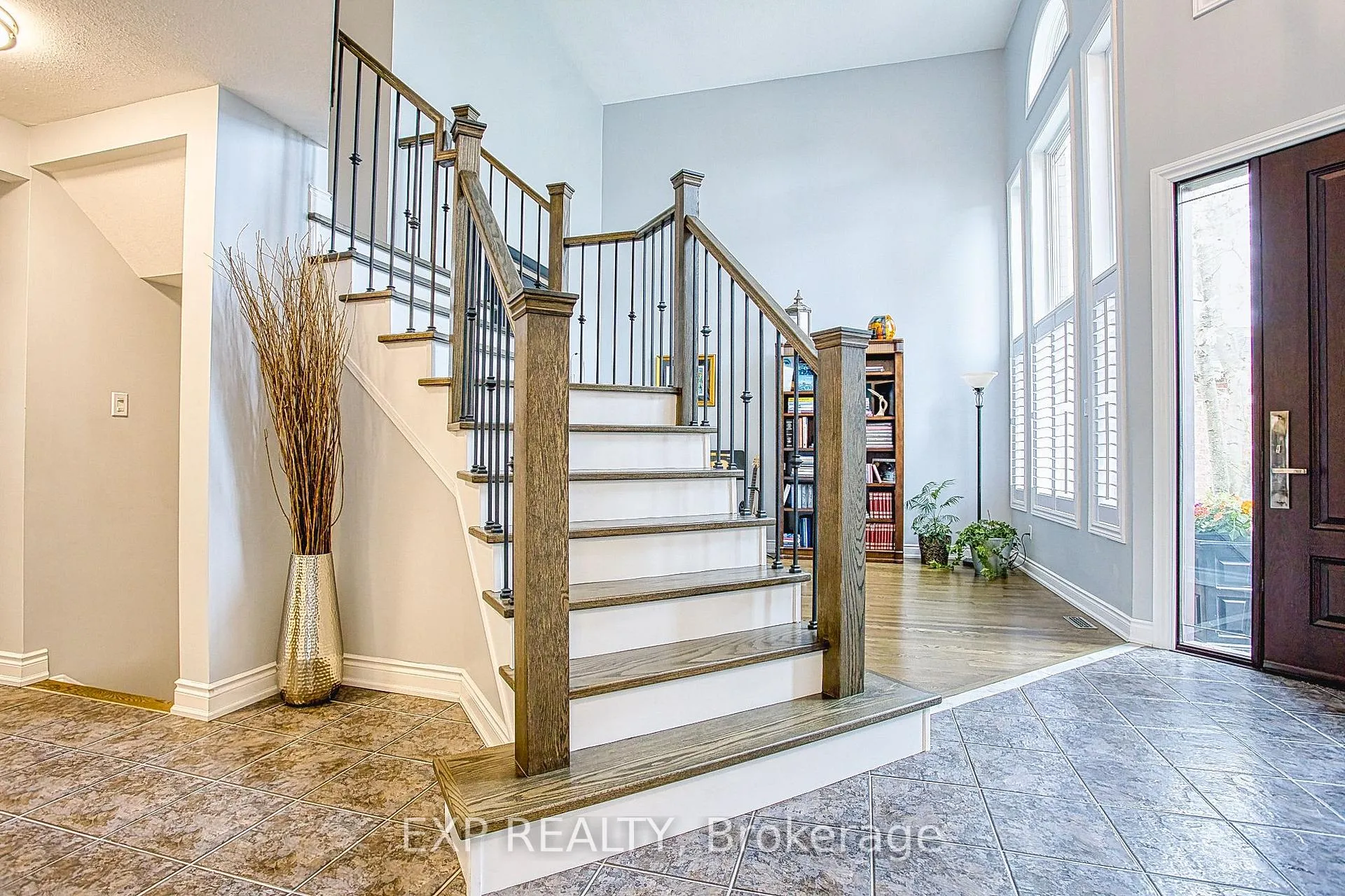 Photo 5 of 5 Shetland Drive, Hamilton, Waterdown — HOMEH