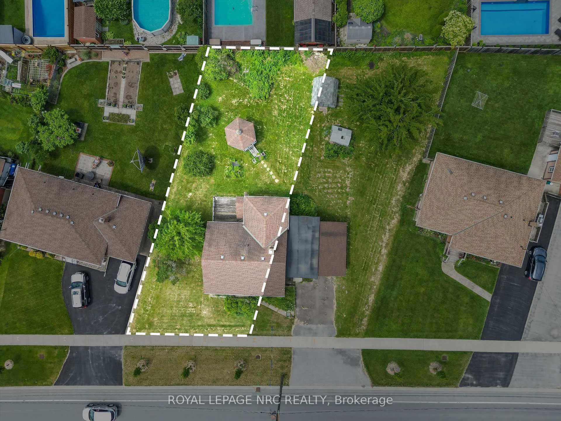 Photo 1 of 267 Lakeshore Road, St. Catharines, Lakeshore — HOMEH