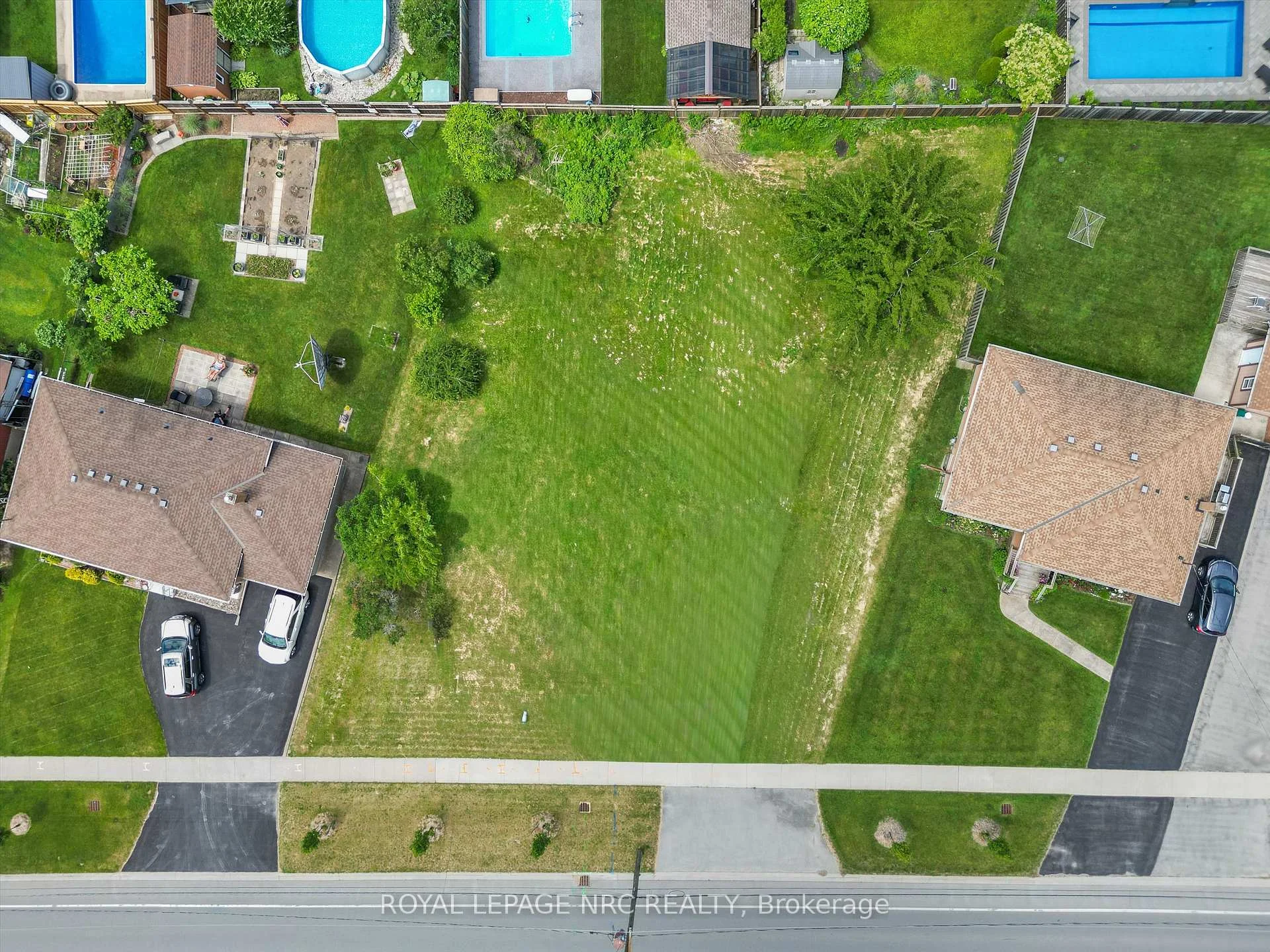 Photo 10 of 267 Lakeshore Road, St. Catharines, Lakeshore — HOMEH