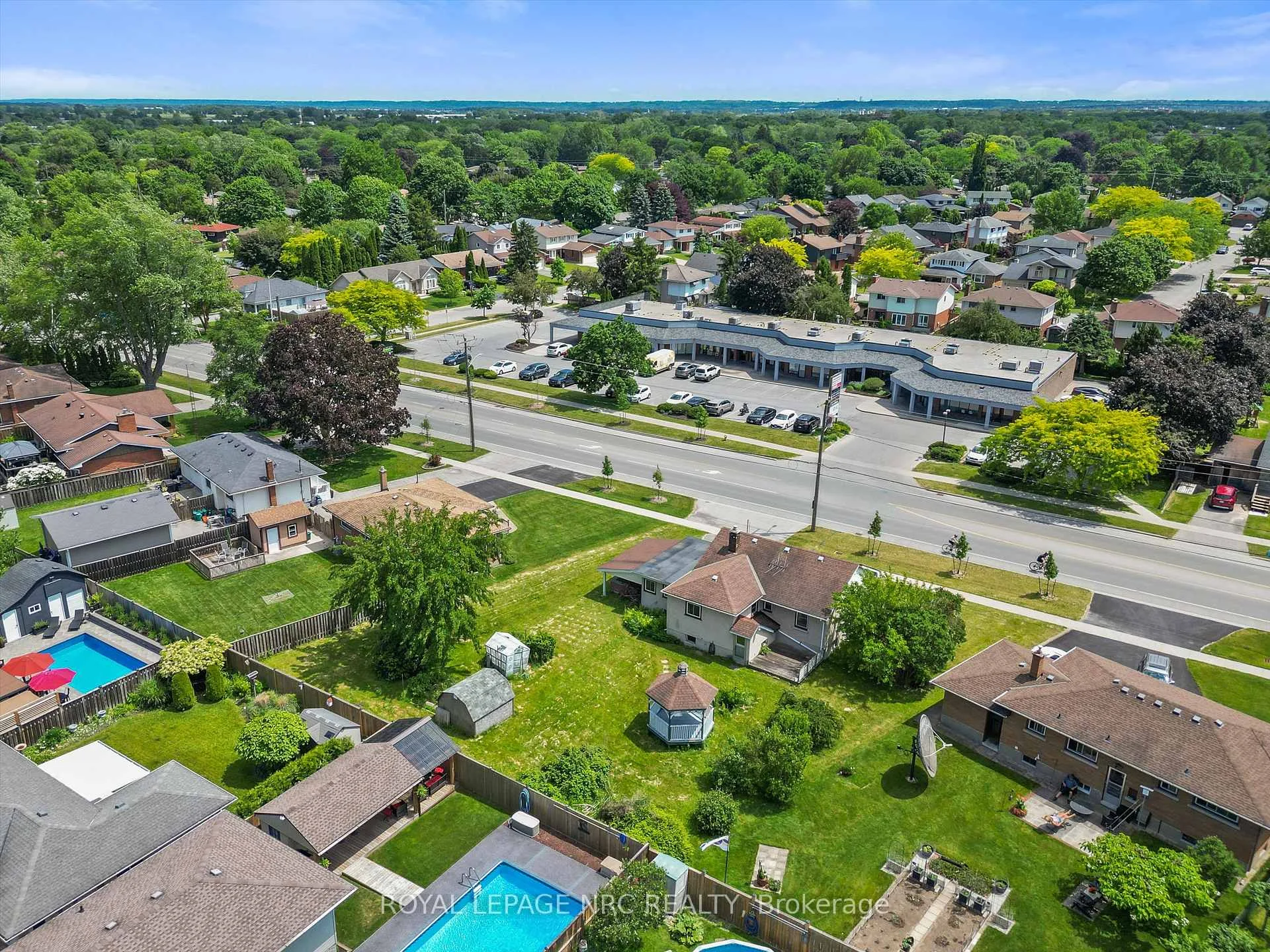 Photo 14 of 267 Lakeshore Road, St. Catharines, Lakeshore — HOMEH