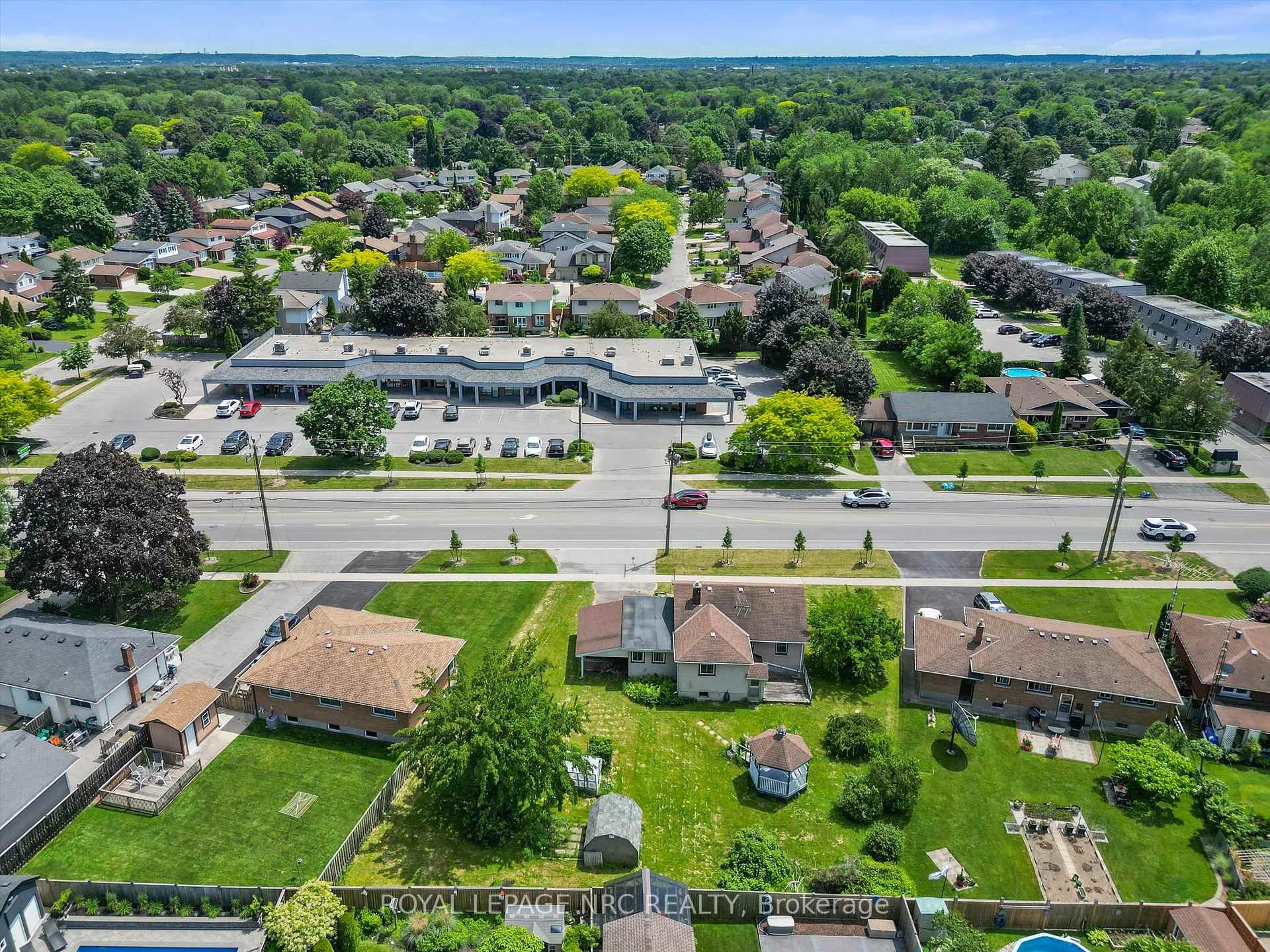 Photo 15 of 267 Lakeshore Road, St. Catharines, Lakeshore — HOMEH
