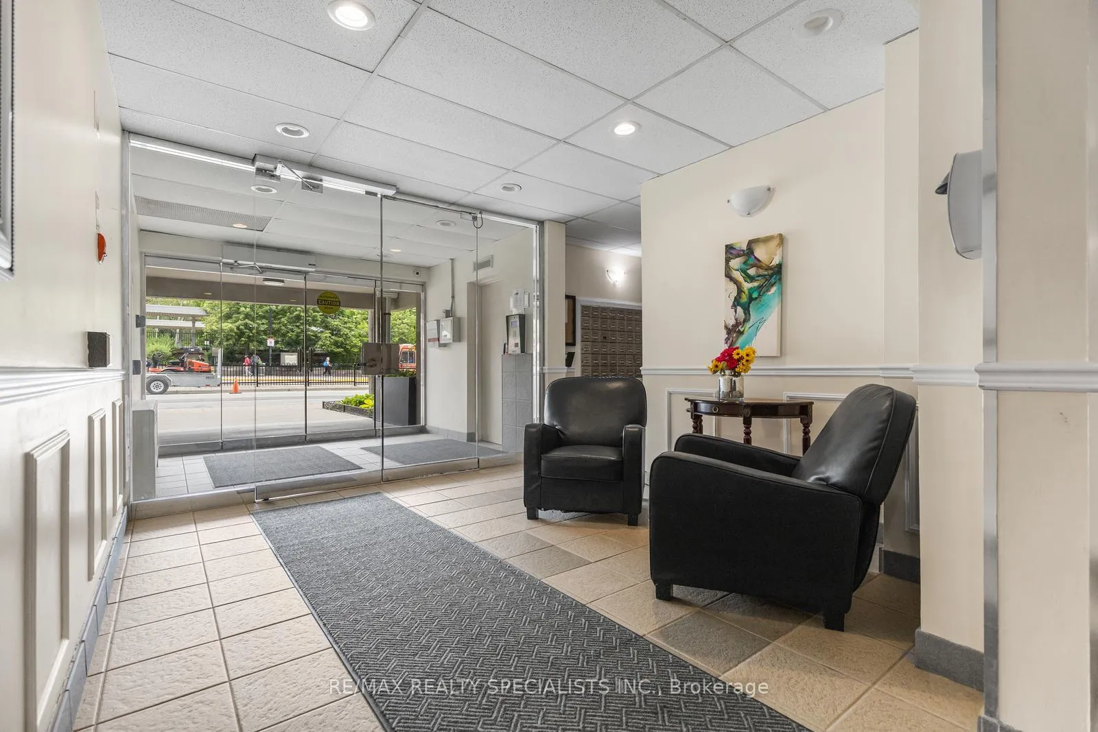 Photo 2 of Unit 301, 49 Queen Street, Mississauga, Port Credit — HOMEH