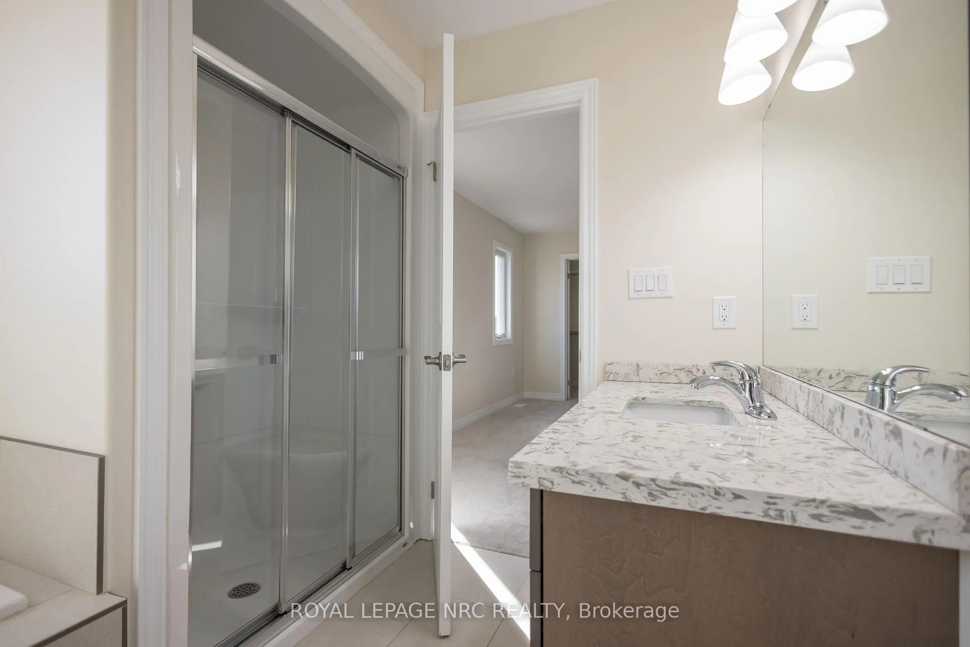 Photo 13 of 33 Cinnamon Street, Thorold, Rolling Meadows — HOMEH