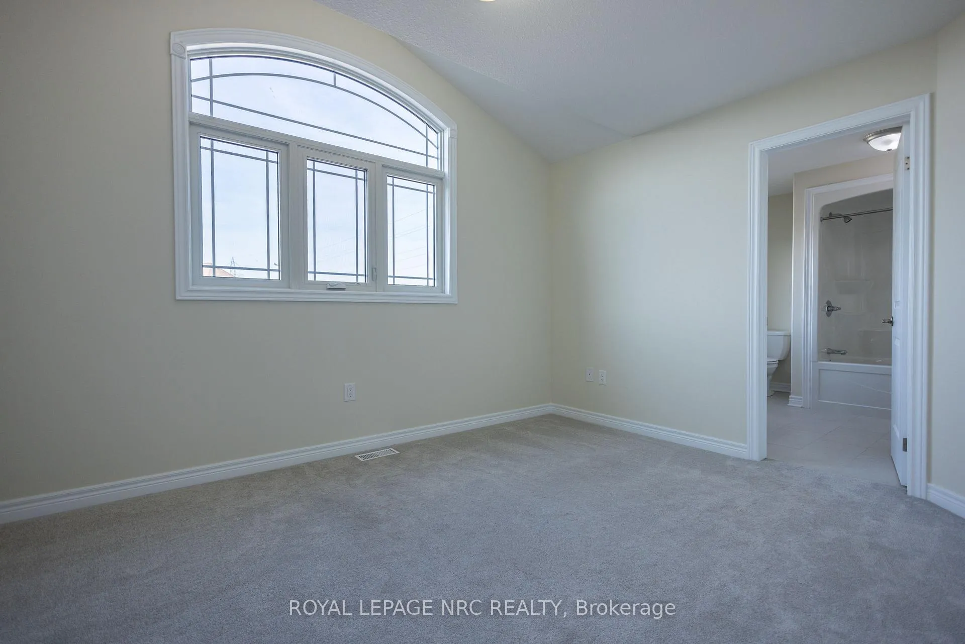 Photo 16 of 33 Cinnamon Street, Thorold, Rolling Meadows — HOMEH