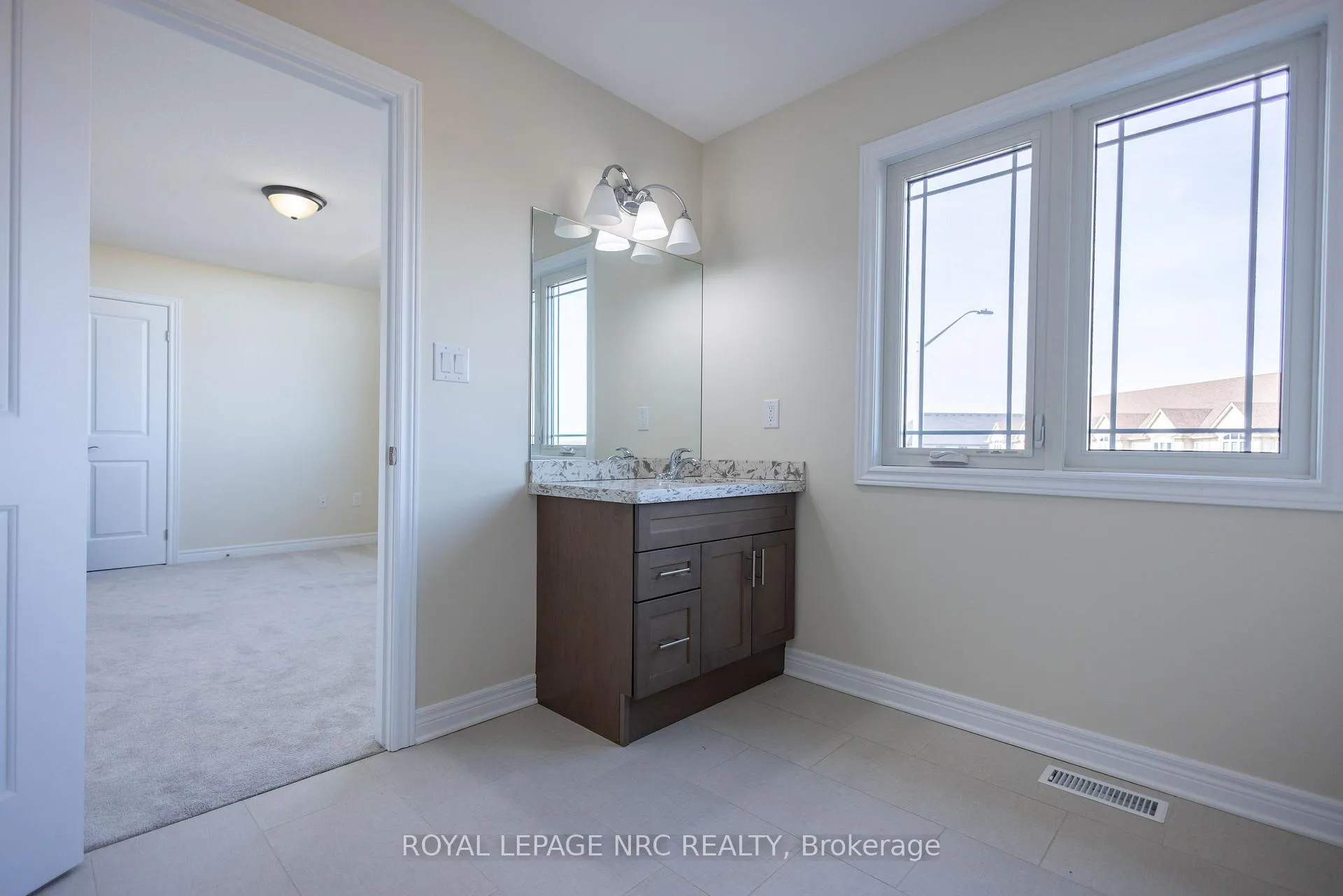 Photo 19 of 33 Cinnamon Street, Thorold, Rolling Meadows — HOMEH