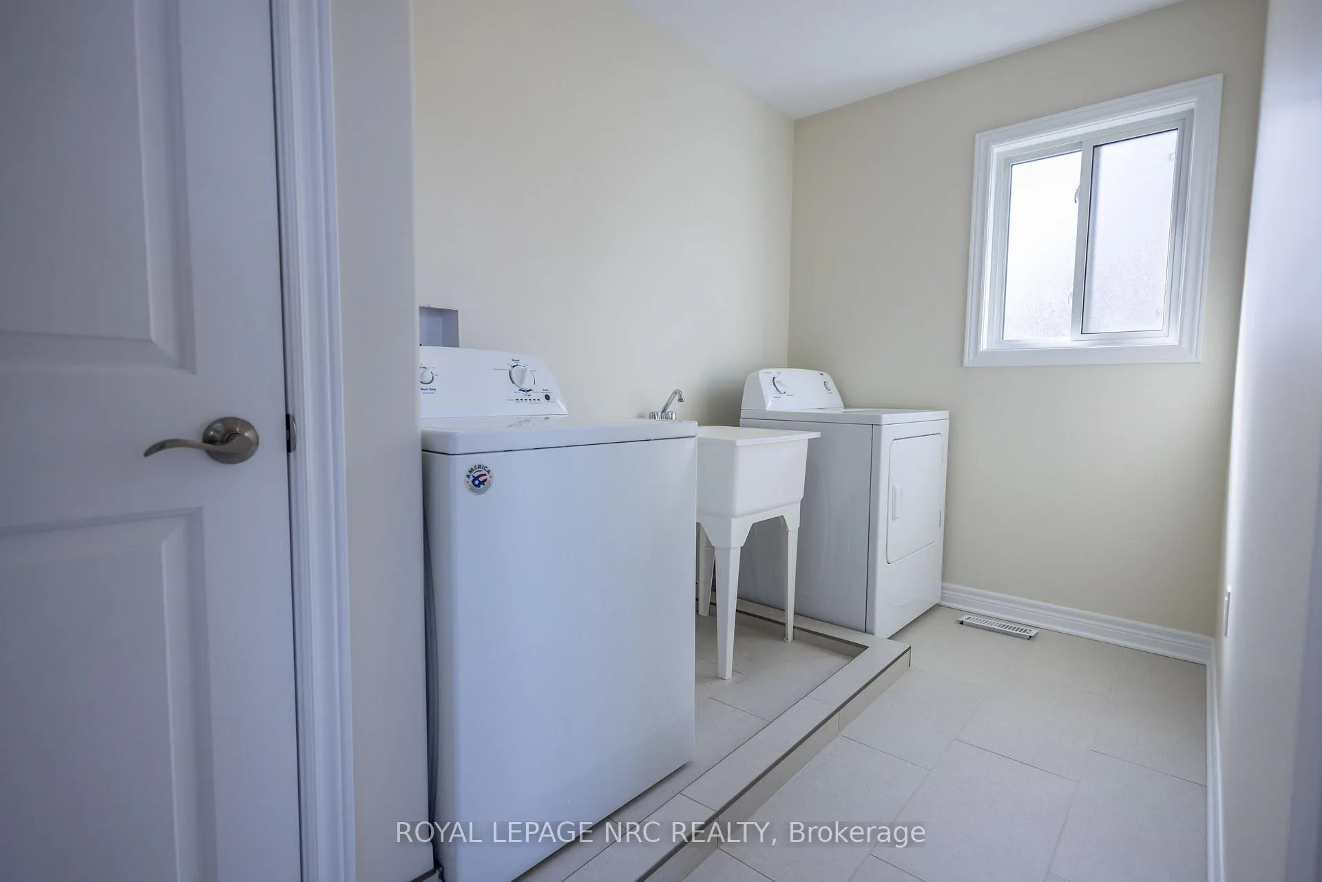 Photo 20 of 33 Cinnamon Street, Thorold, Rolling Meadows — HOMEH