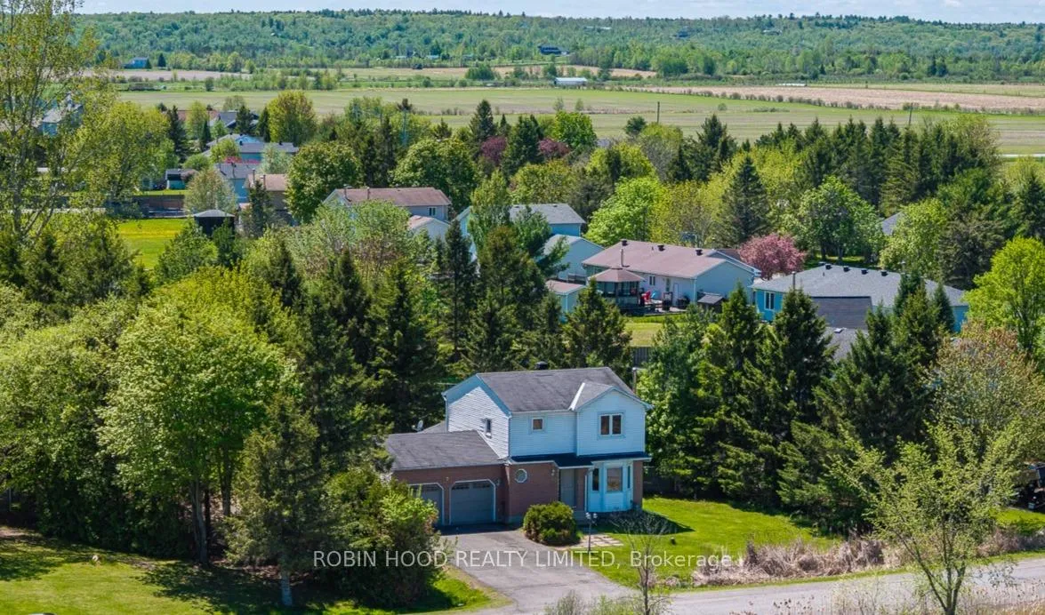 Photo 1 of 121 Porcupine Trail, Ottawa, Dunrobin Shores — HOMEH