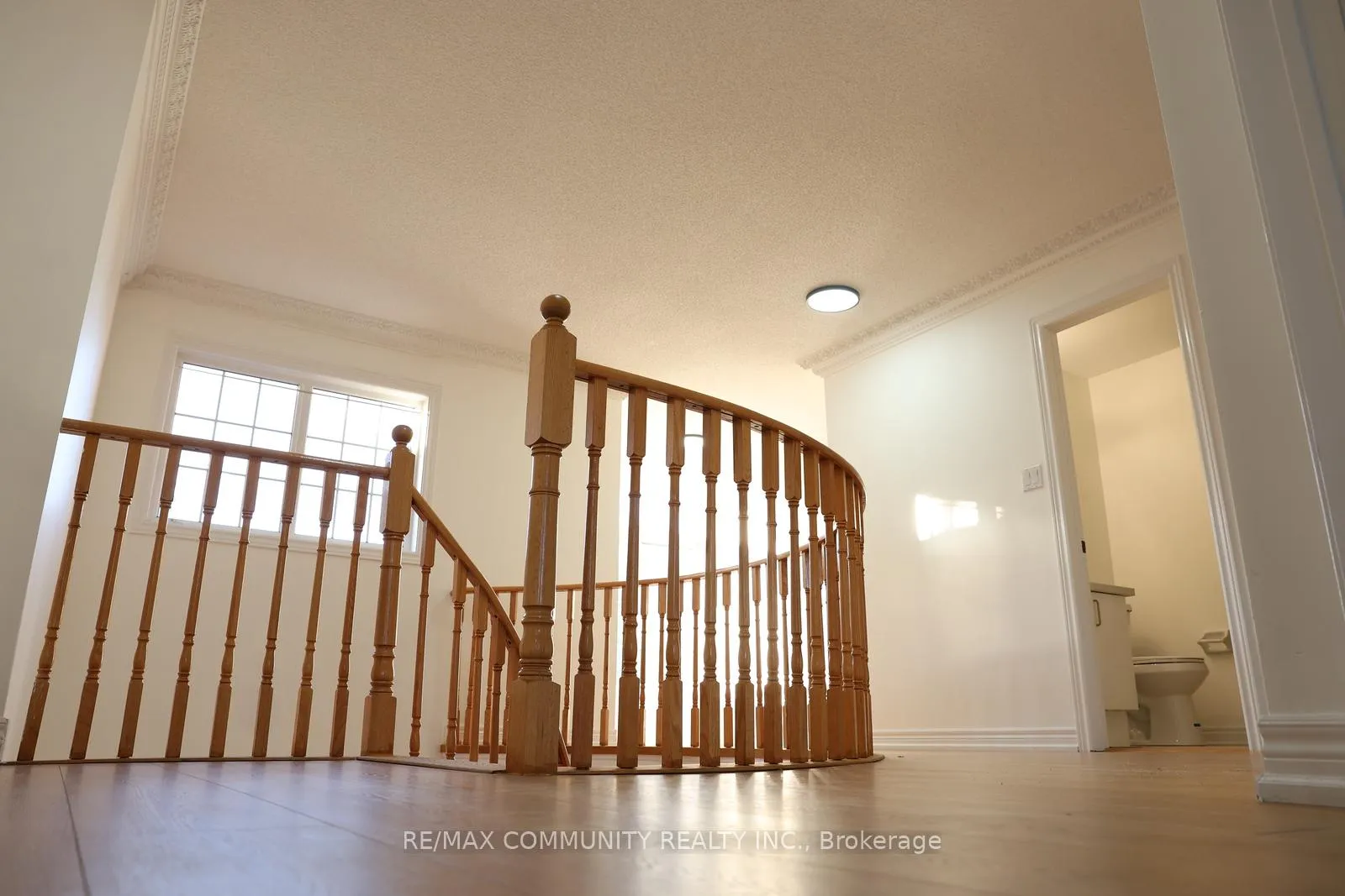 Photo 4 of 29 River Forest Street W, Markham, Rouge Fairways — HOMEH