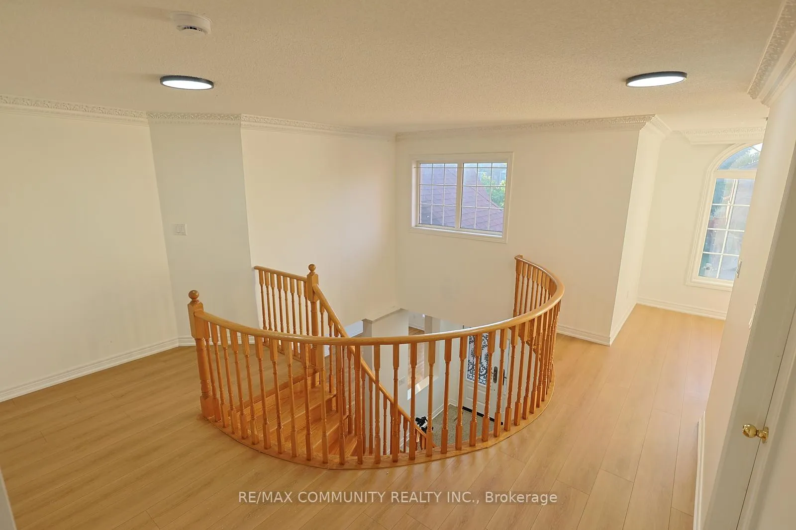 Photo 5 of 29 River Forest Street W, Markham, Rouge Fairways — HOMEH