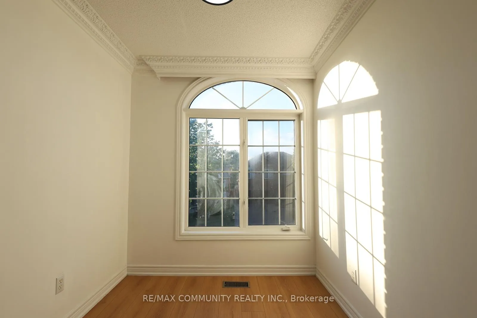 Photo 11 of 29 River Forest Street W, Markham, Rouge Fairways — HOMEH