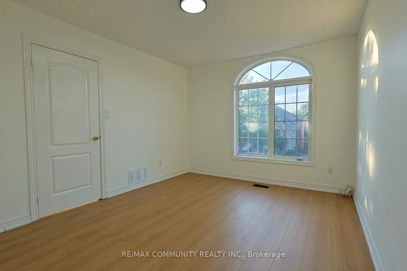 Photo 12 of 29 River Forest Street W, Markham, Rouge Fairways — HOMEH