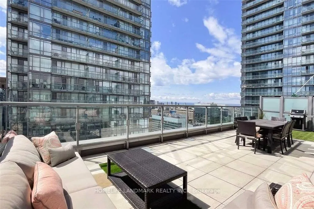 Photo 16 of Unit 608, 37 Grosvenor Street, Toronto, Bay Street Corridor — HOMEH