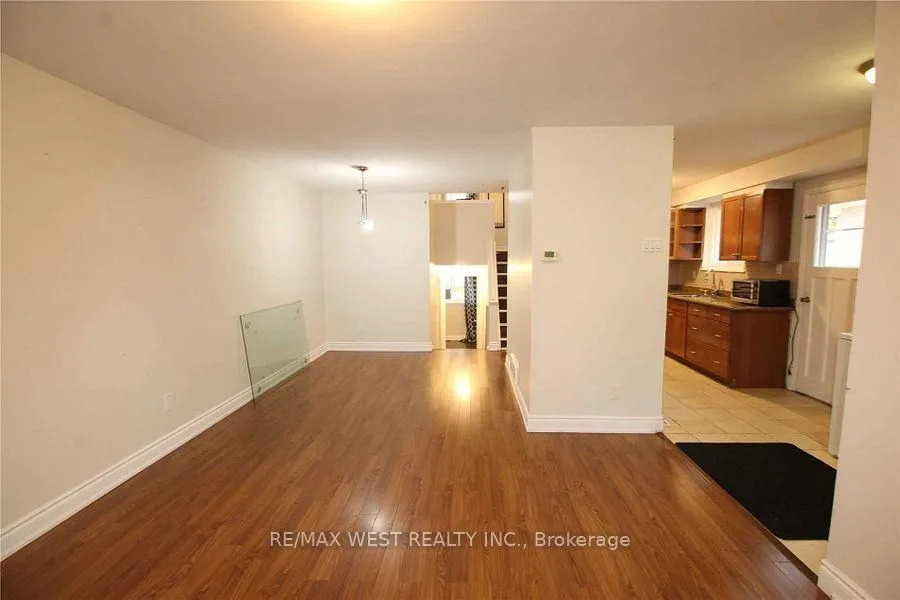 Photo 2 of Unit Upper, 11 Tindale Road, Brampton, Madoc — HOMEH
