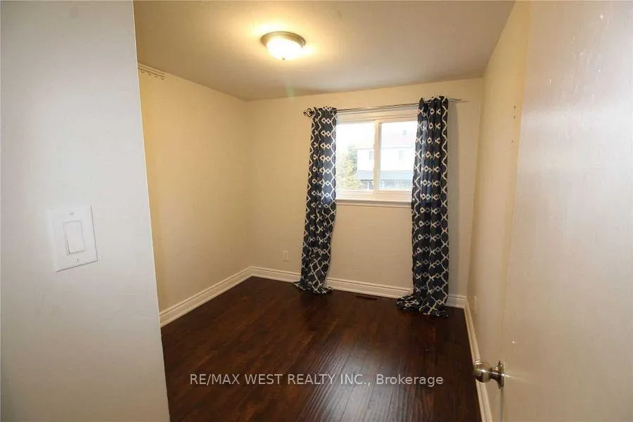 Photo 8 of Unit Upper, 11 Tindale Road, Brampton, Madoc — HOMEH