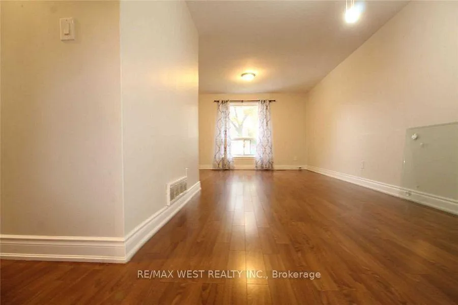 Photo 10 of Unit Upper, 11 Tindale Road, Brampton, Madoc — HOMEH