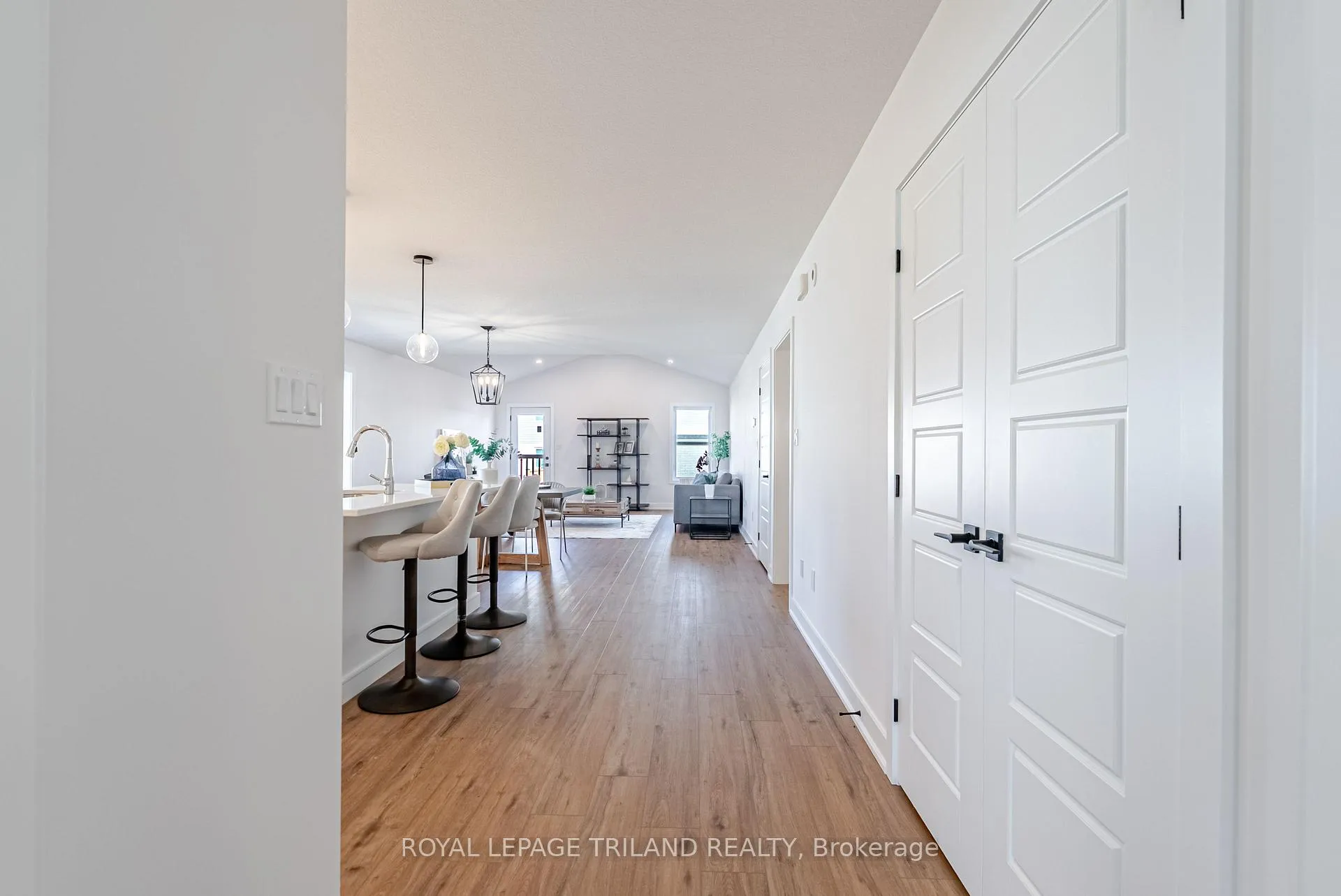 Photo 12 of 134 Styles Drive, St. Thomas — HOMEH