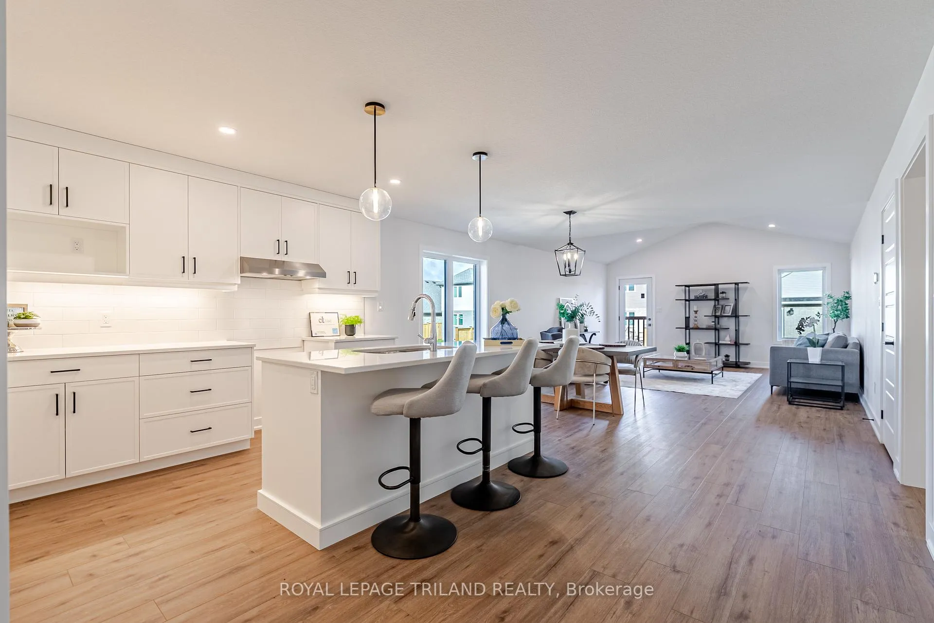 Photo 14 of 134 Styles Drive, St. Thomas — HOMEH