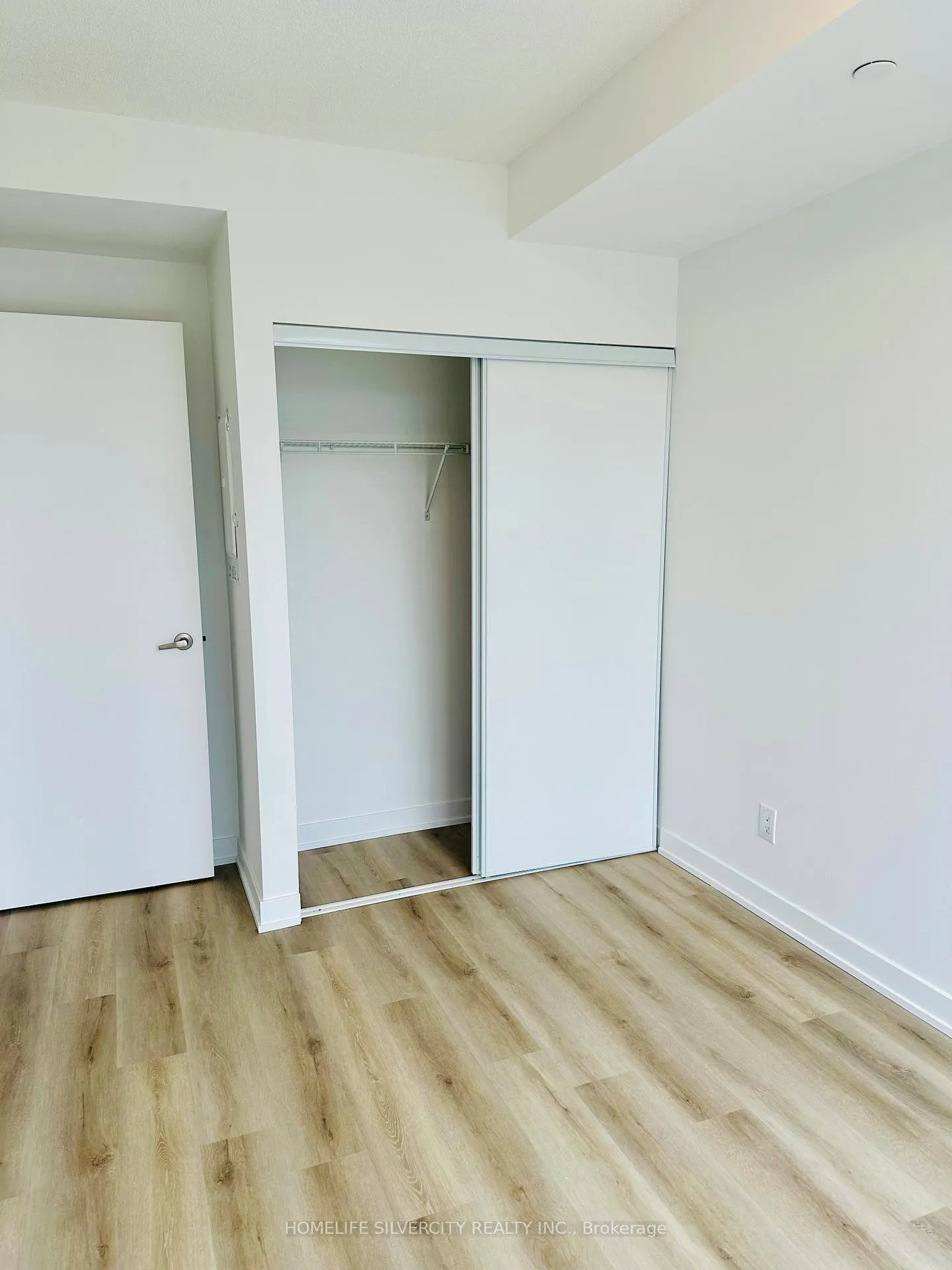 Photo 4 of Unit 608, 1117 Cooke Boulevard, Burlington, LaSalle — HOMEH