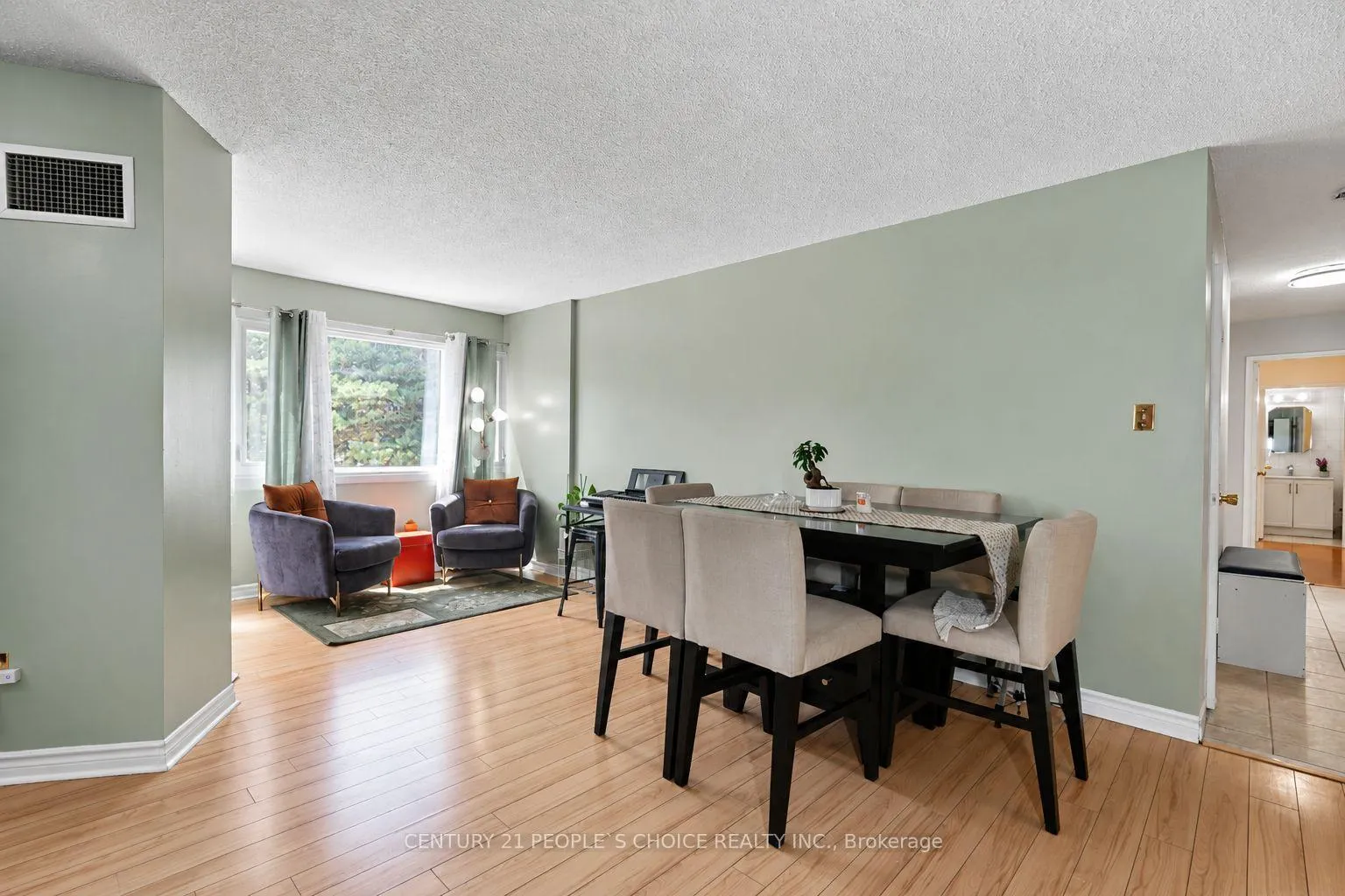 Front of Unit 207, 1580 Mississauga Valley Boulevard