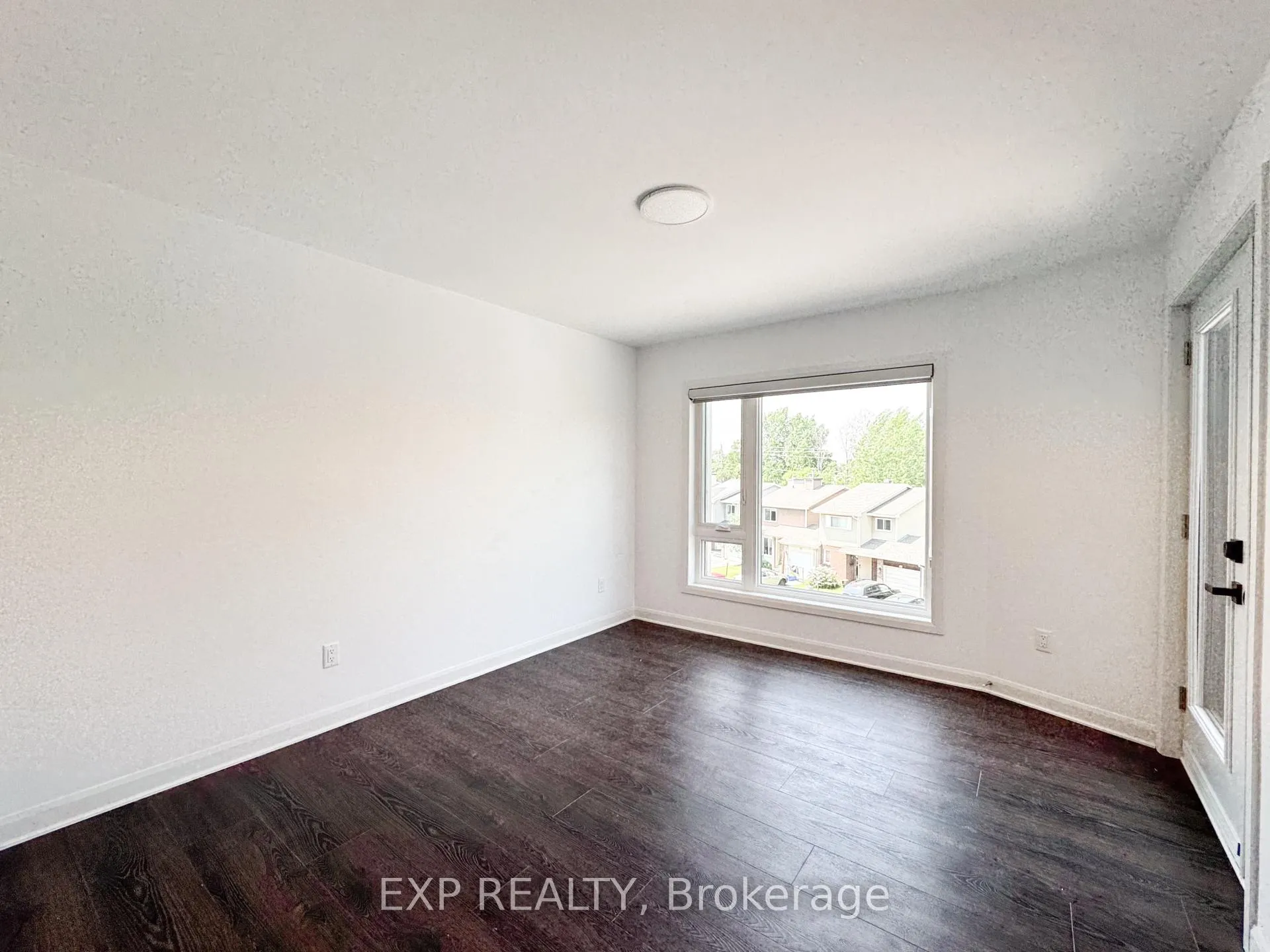 Photo 12 of Unit E, 25 Fair Oaks Crescent E, Ottawa, Craig Henry/Woodvale — HOMEH