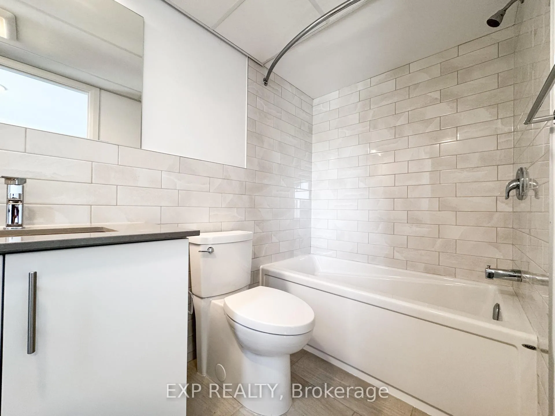 Photo 23 of Unit E, 25 Fair Oaks Crescent E, Ottawa, Craig Henry/Woodvale — HOMEH